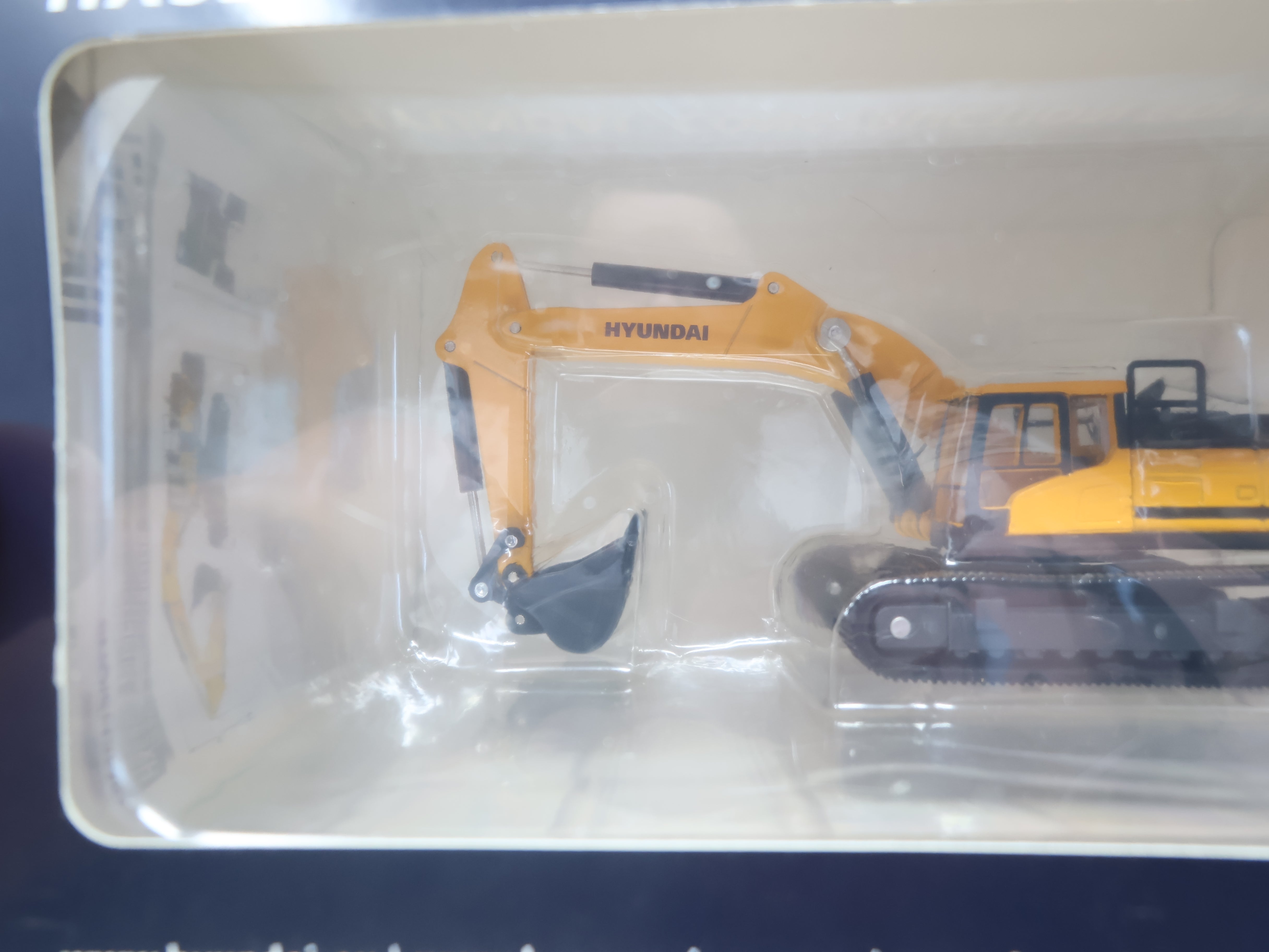 IMC Models HO Scale, Hyundai HX520L Crawler Excavator