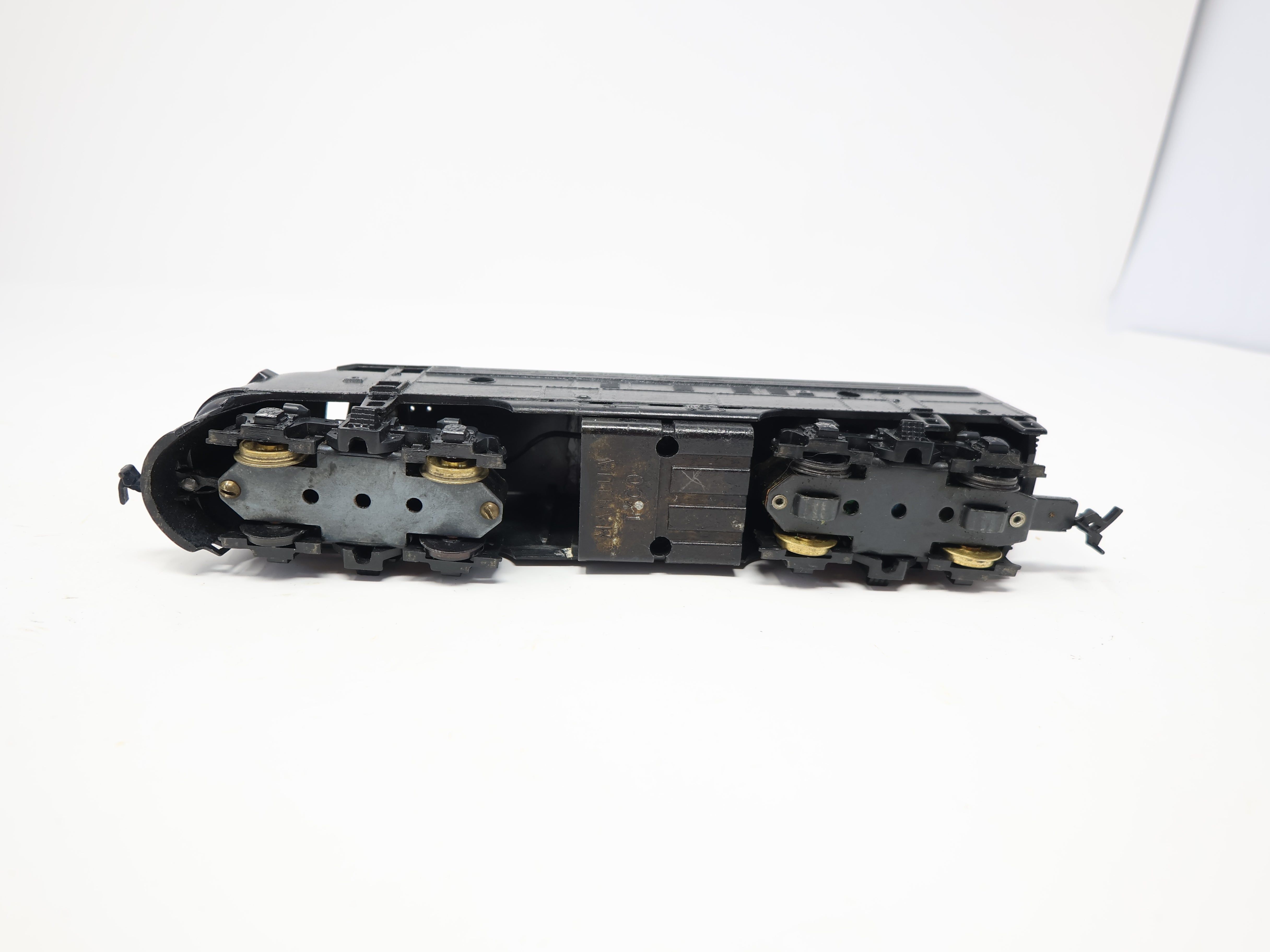 USED Mantua HO Scale, Undecorated F Unit Diesel Locomotive, Black