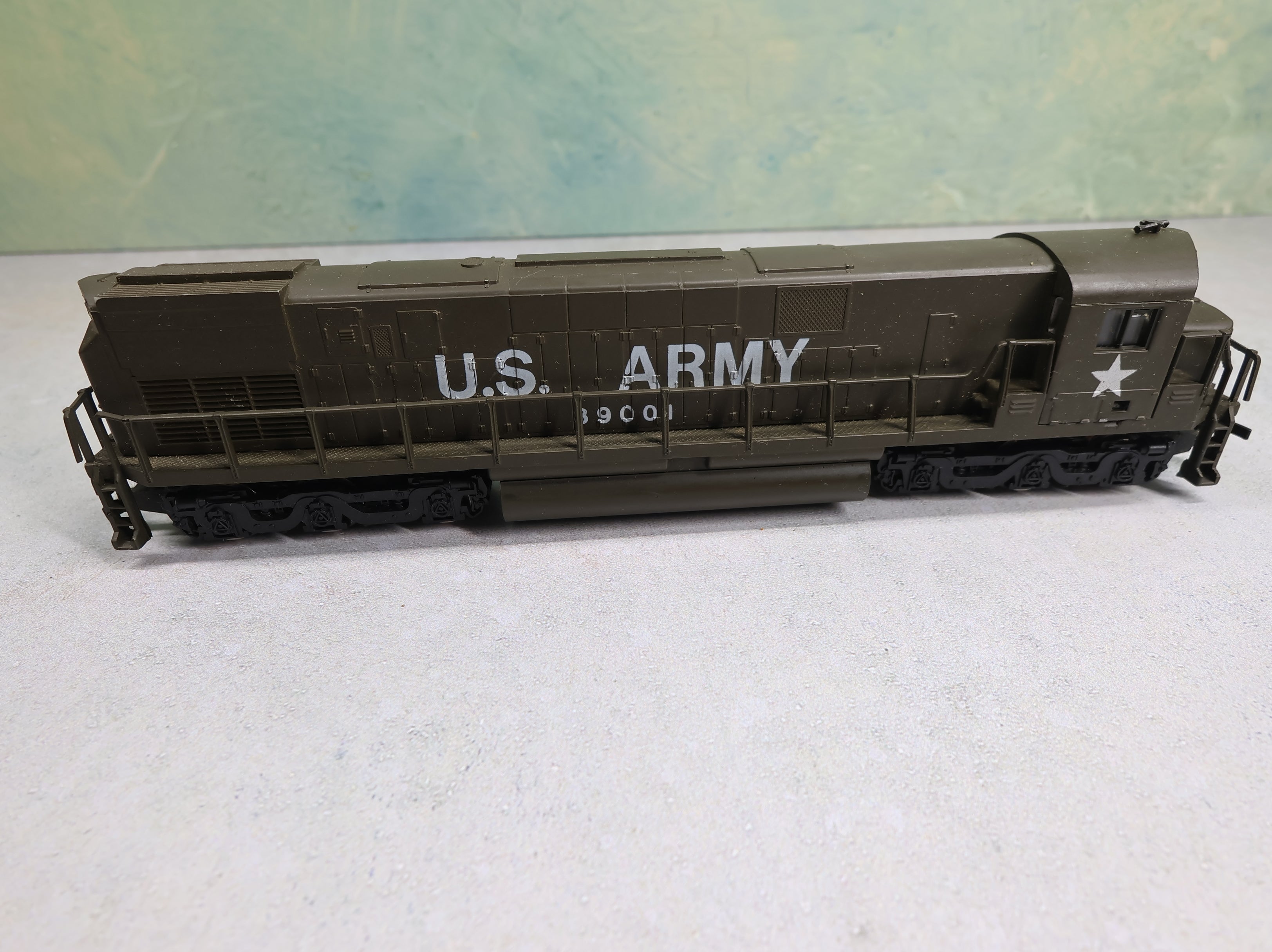 USED AHM HO Scale Alco C-628 Diesel Locomotive United States Army #89001 Needs Work DC