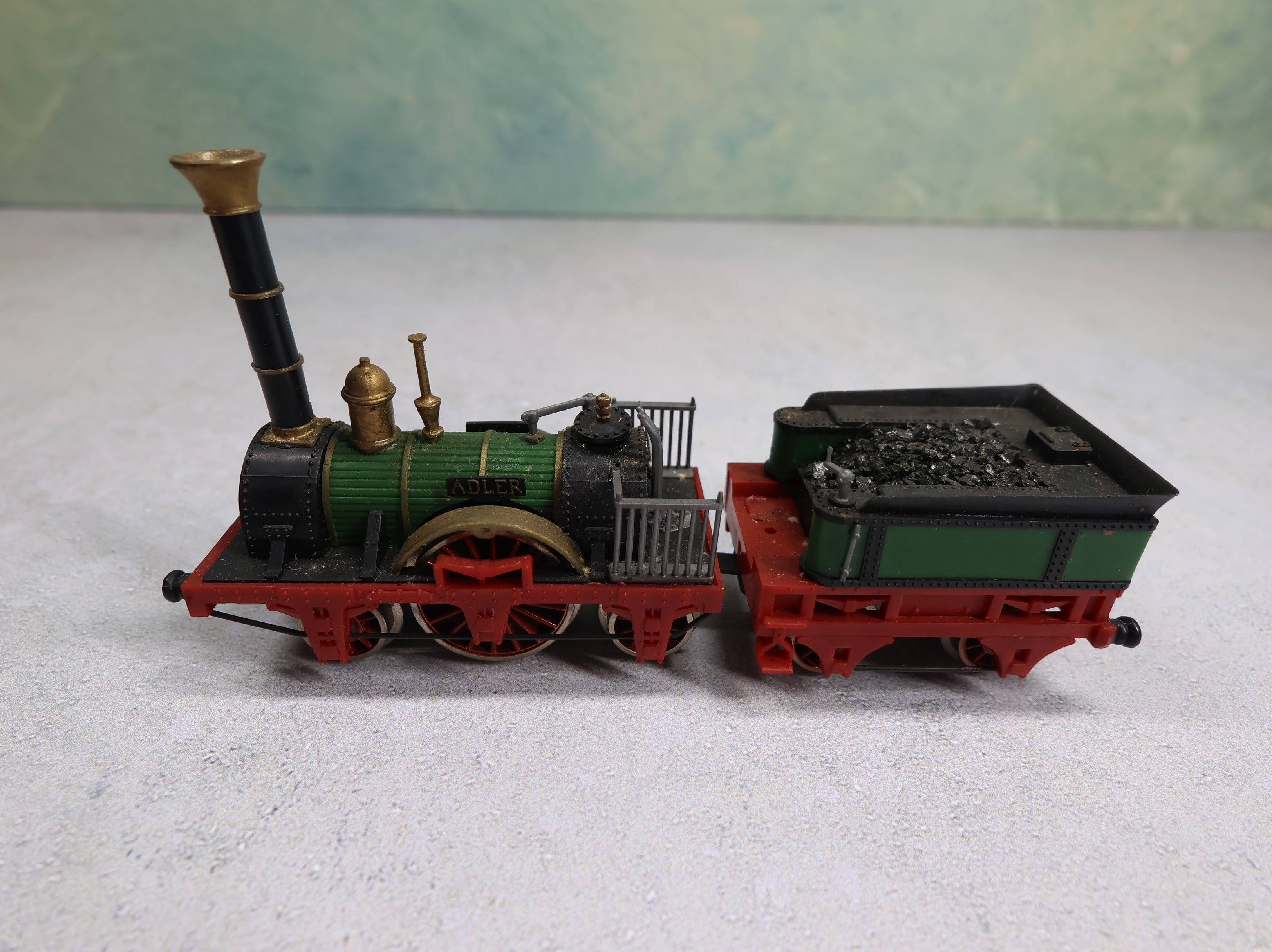 USED TRIX 1200 HO Scale Der Adler Steam Locomotive w/ 3 Coaches DC