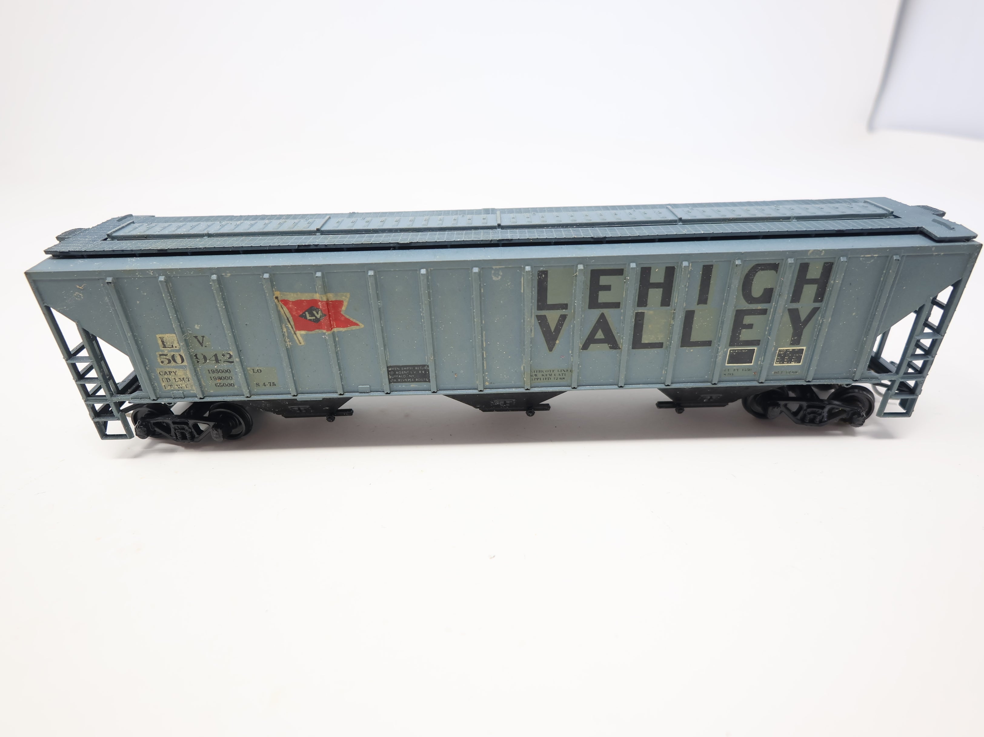 USED Athearn HO Scale Covered Hopper Lehigh Valley LV #50942 Decal