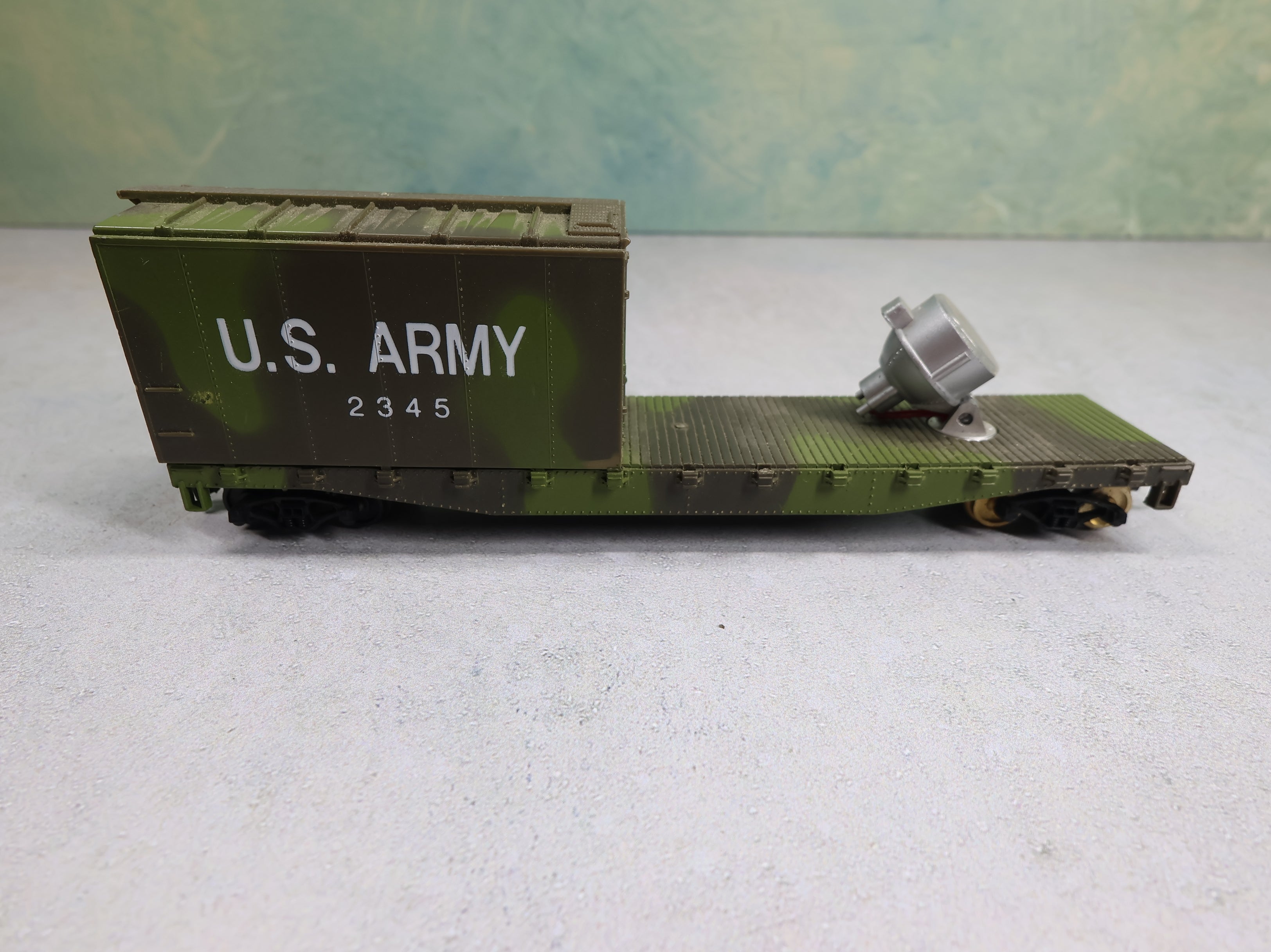 USED AHM HO Scale Searchlight Flat Car United States Army #2345