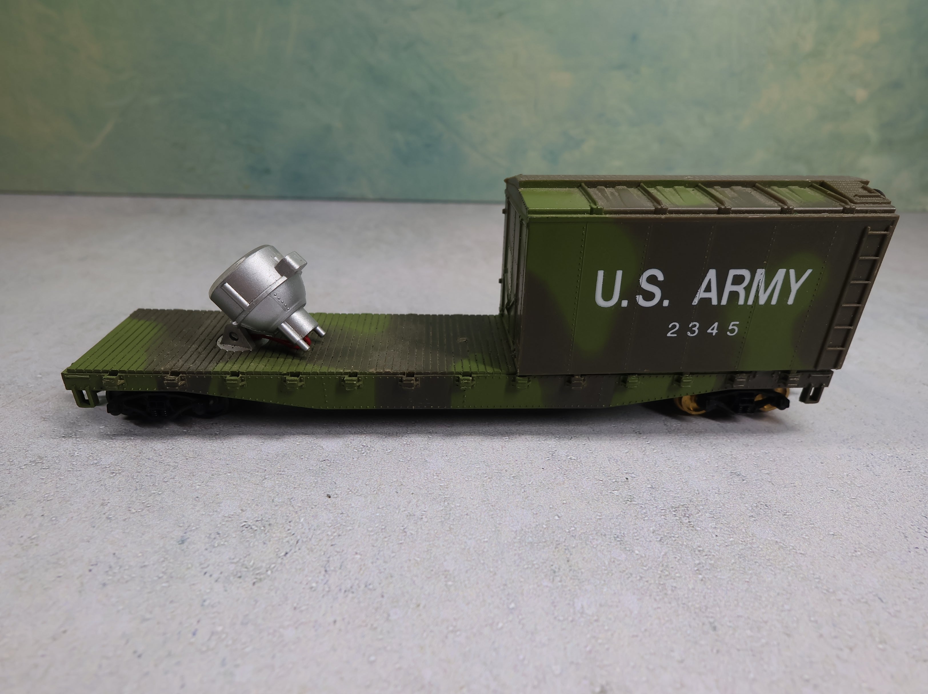 USED AHM HO Scale Searchlight Flat Car United States Army #2345