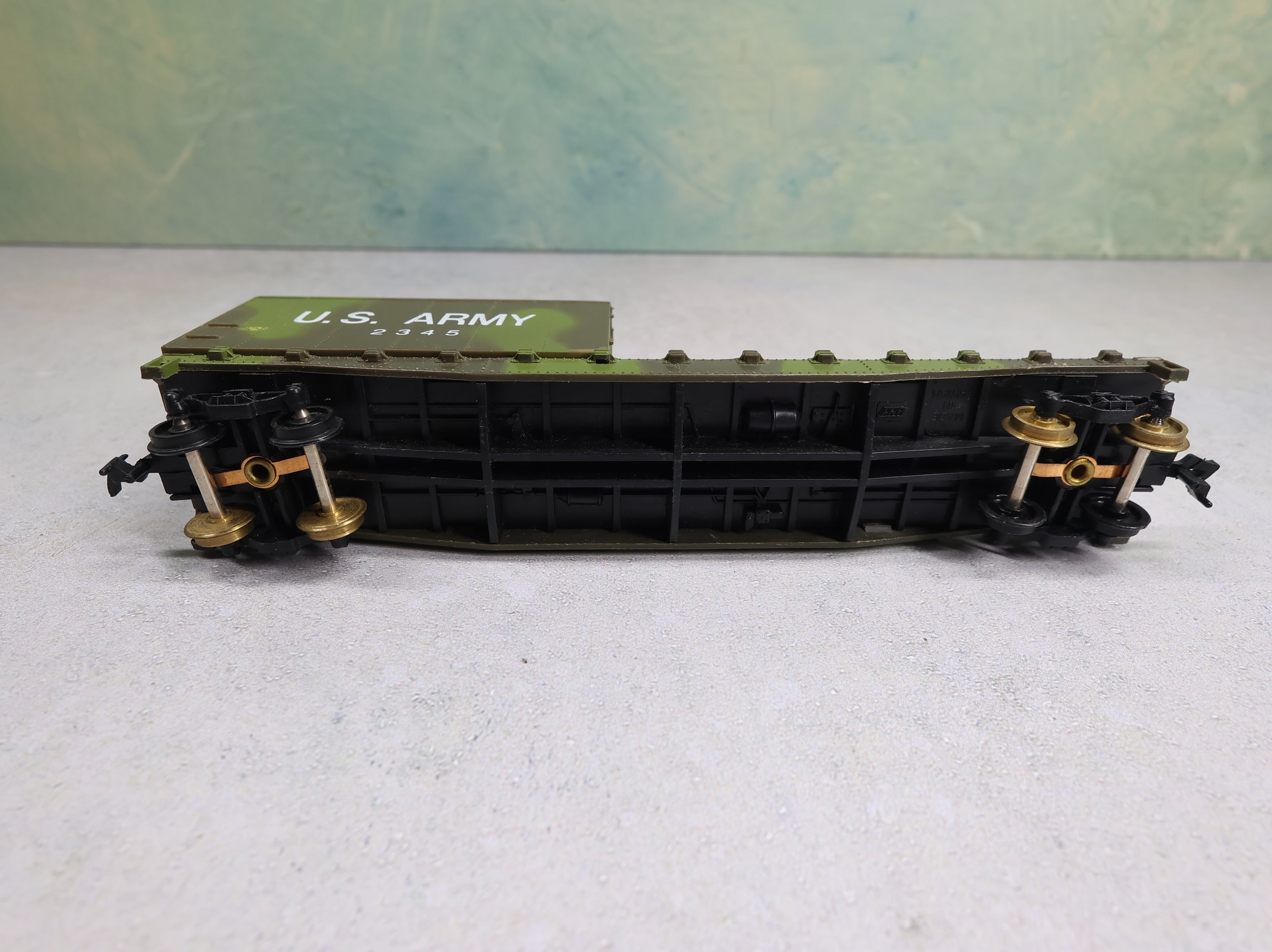 USED AHM HO Scale Searchlight Flat Car United States Army #2345