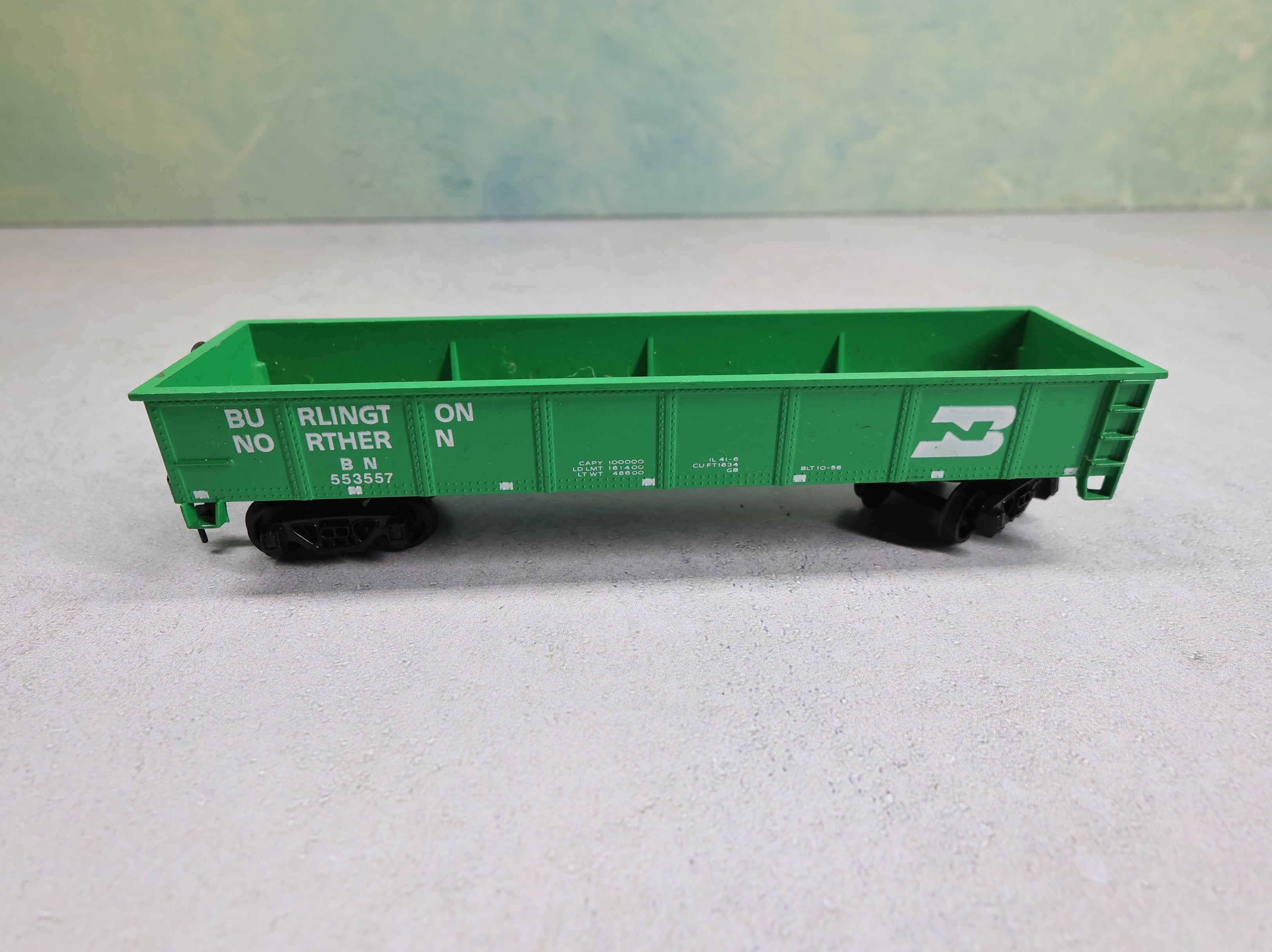 USED Bachmann HO Scale 40' Gondola Burlington Northern BN #553557