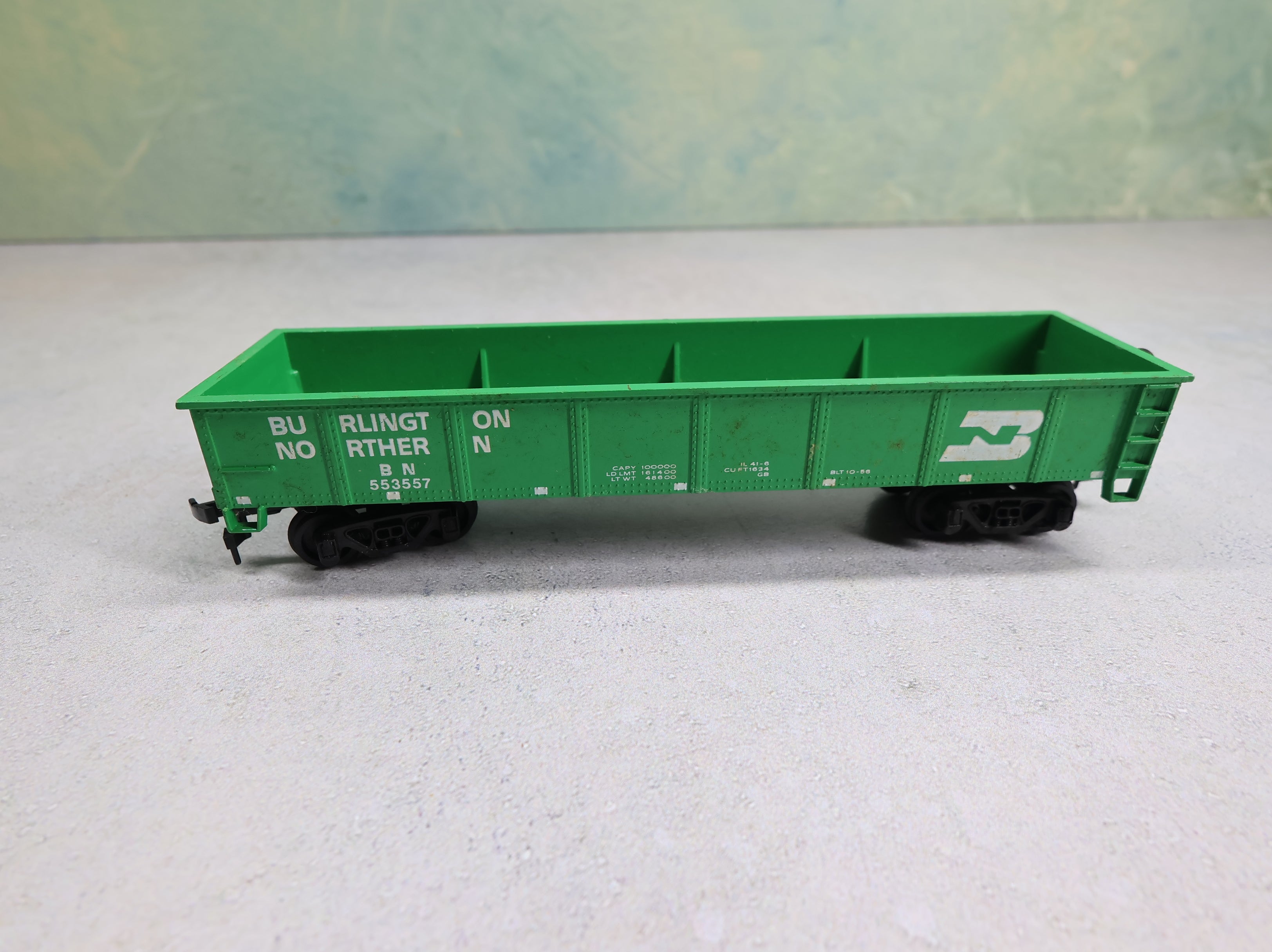 USED Bachmann HO Scale 40' Gondola Burlington Northern BN #553557