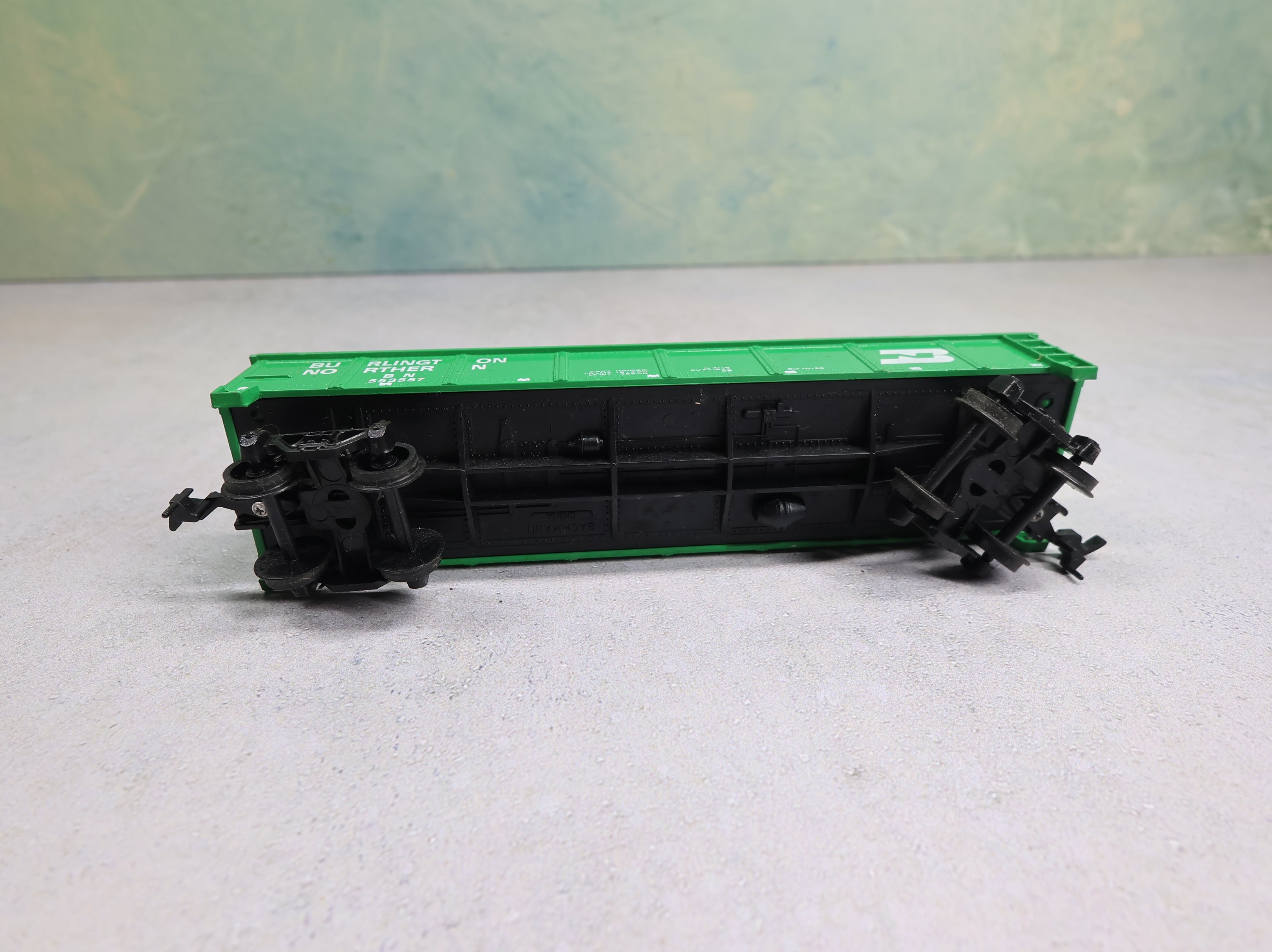 USED Bachmann HO Scale 40' Gondola Burlington Northern BN #553557