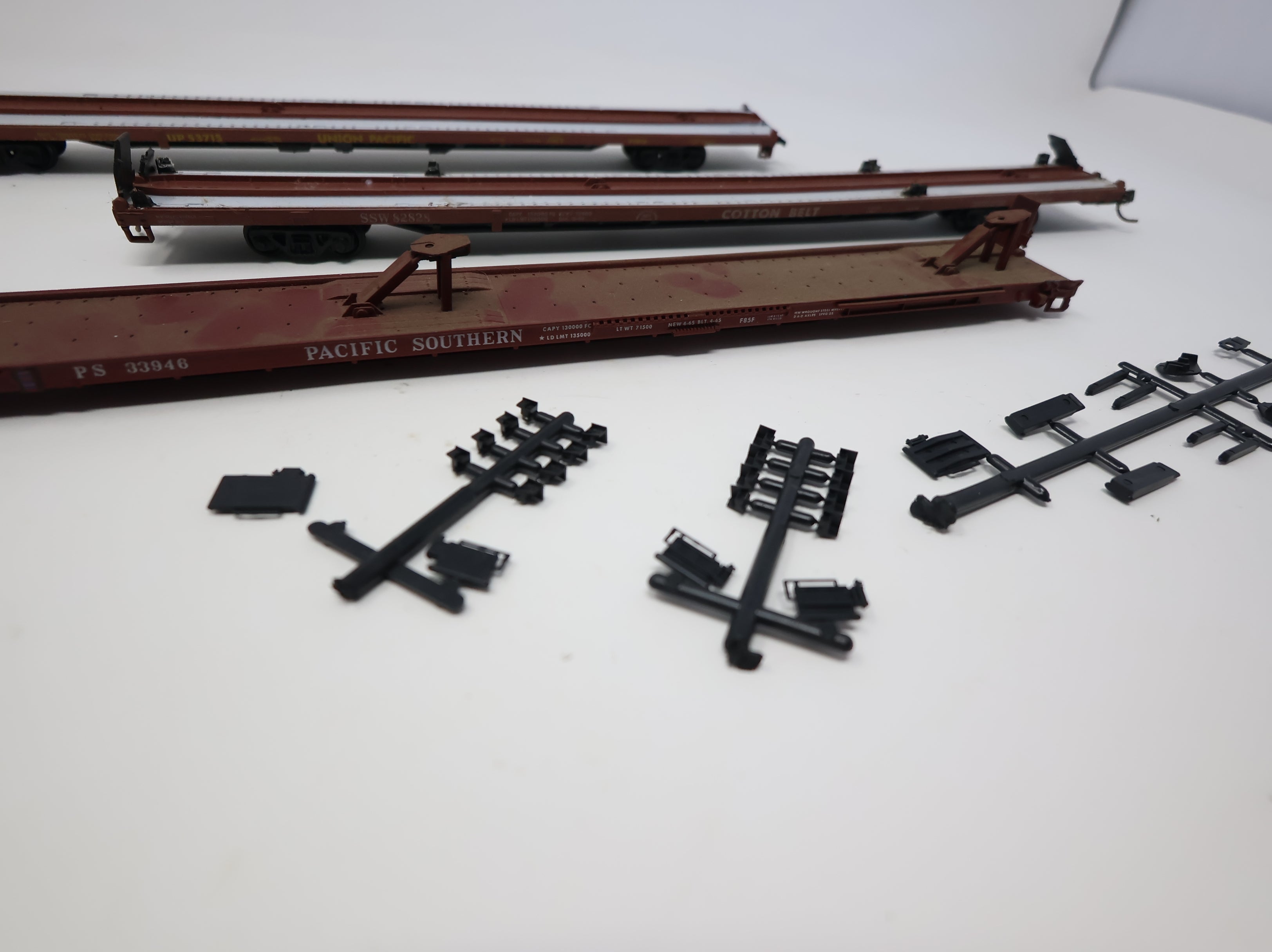 USED Athearn HO Scale Lot of 85' Flat Cars (rough) Pacific Southern, Cotton Belt, Union Pacifc (3 pcs)