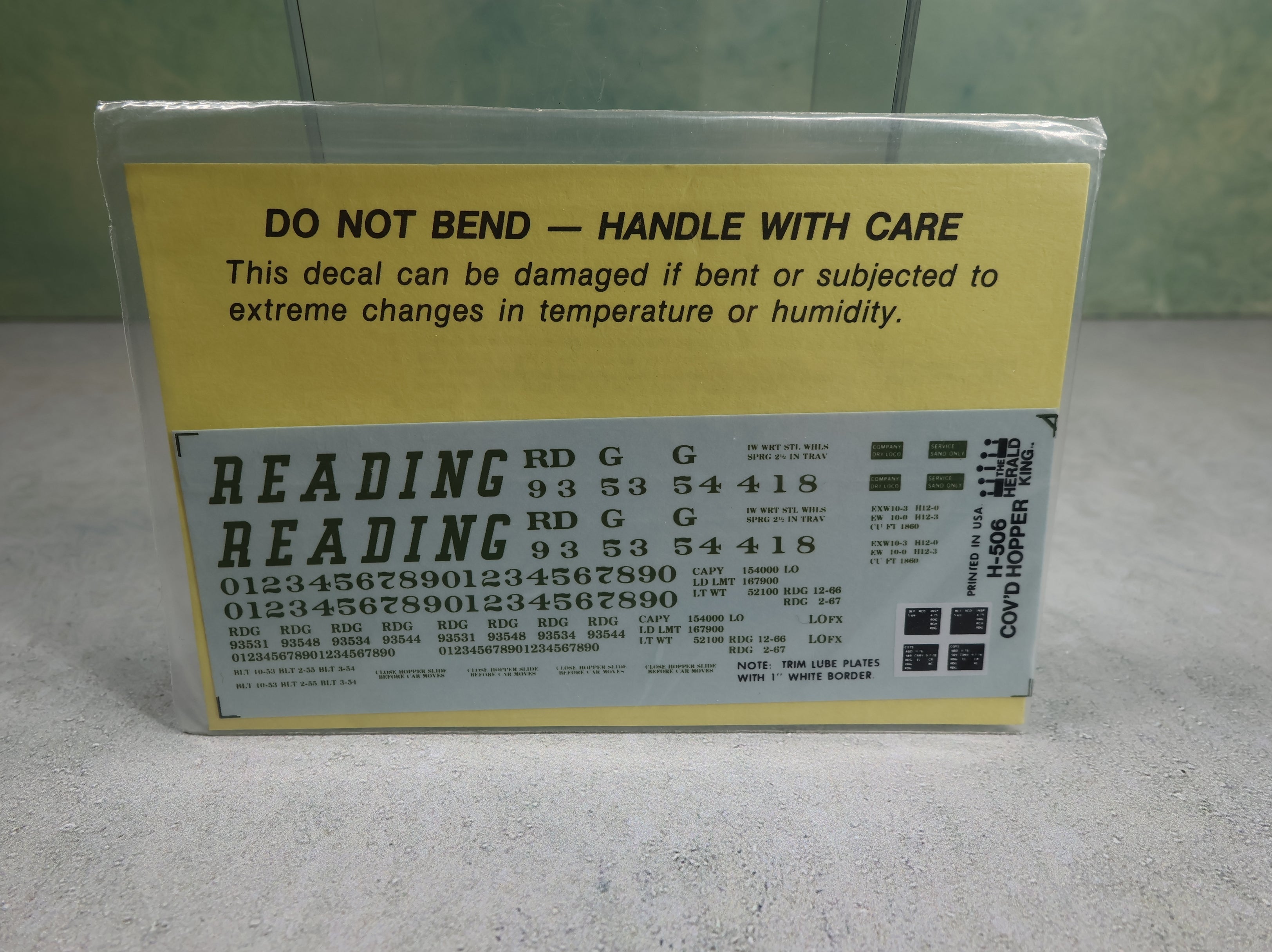 The Herald King H506 HO Scale Reading Cream Yellow 2 Bay PS Covered Hopper Green Lettering Decals