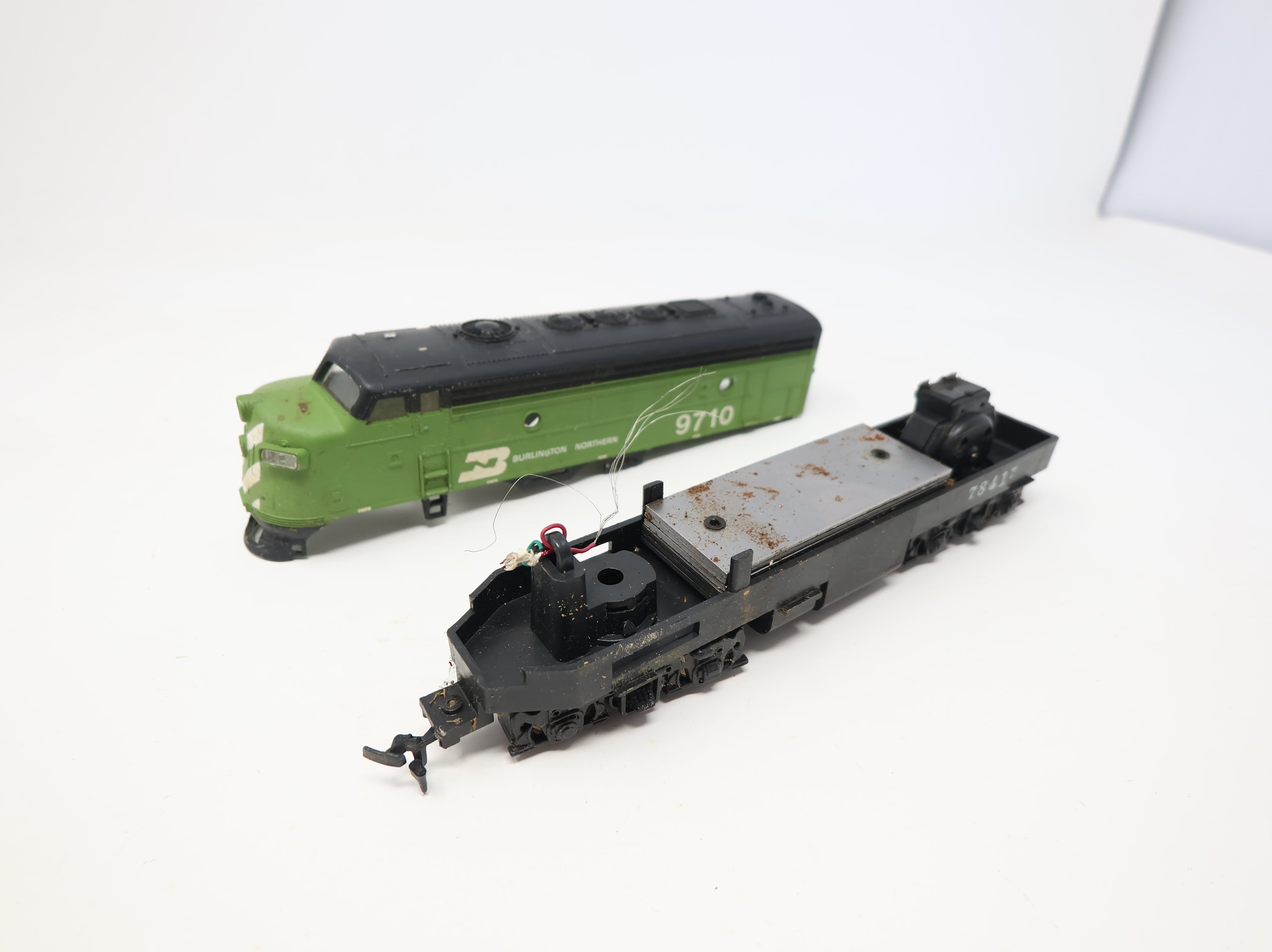 USED Bachmann HO Scale F9A Diesel Locomotive Burlington Northern #9710 Parts/Repairs DC