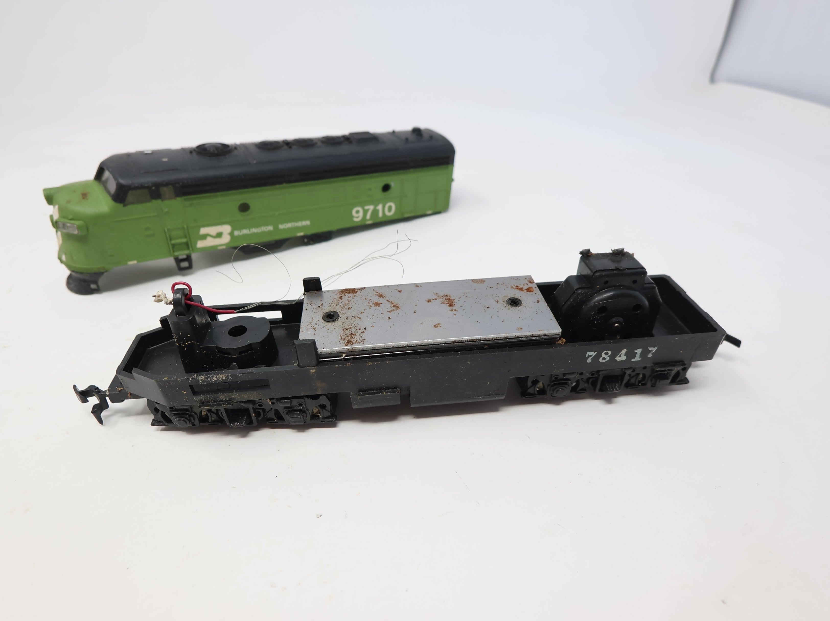 USED Bachmann HO Scale F9A Diesel Locomotive Burlington Northern #9710 Parts/Repairs DC