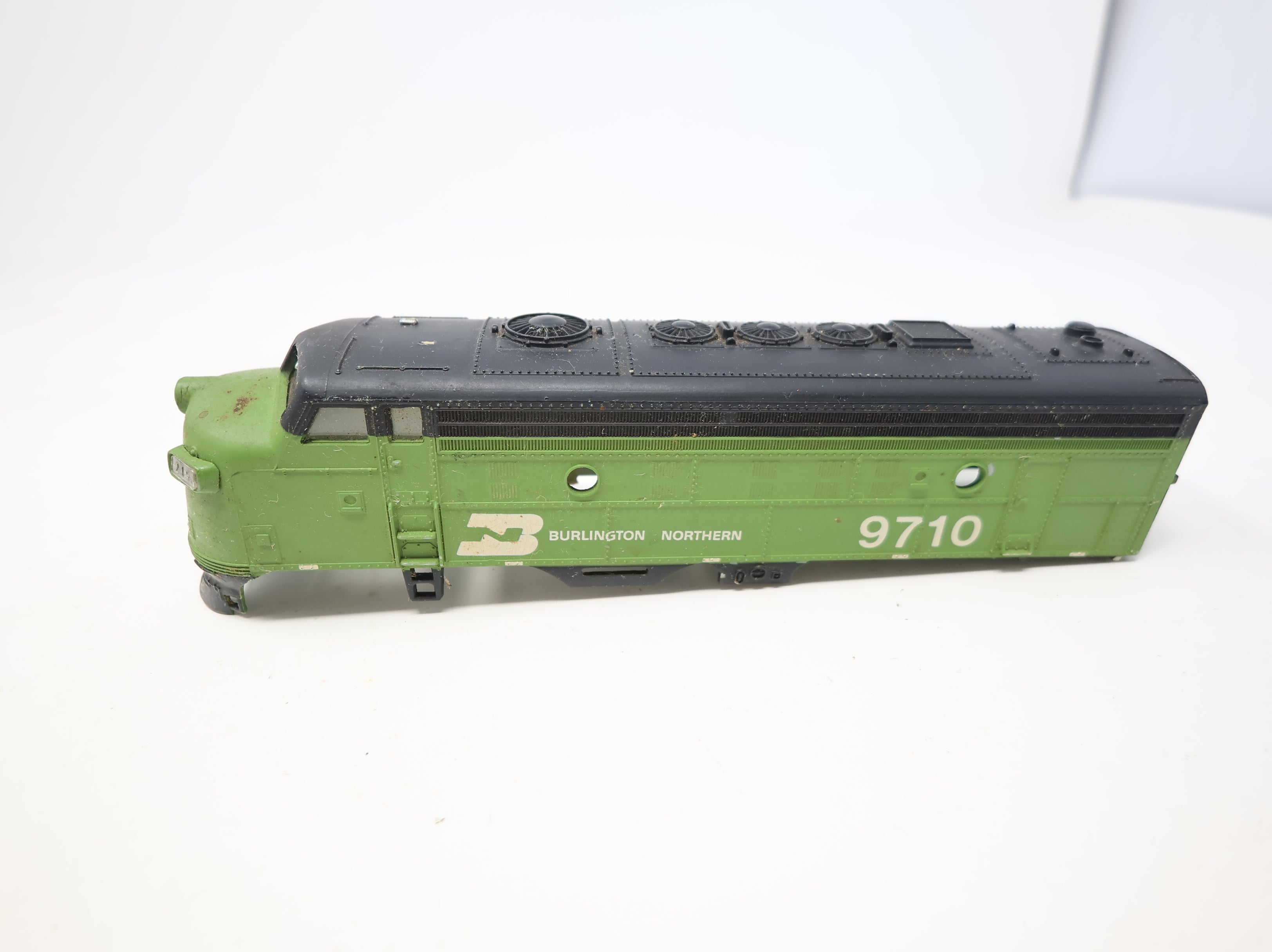 USED Bachmann HO Scale F9A Diesel Locomotive Burlington Northern #9710 Parts/Repairs DC