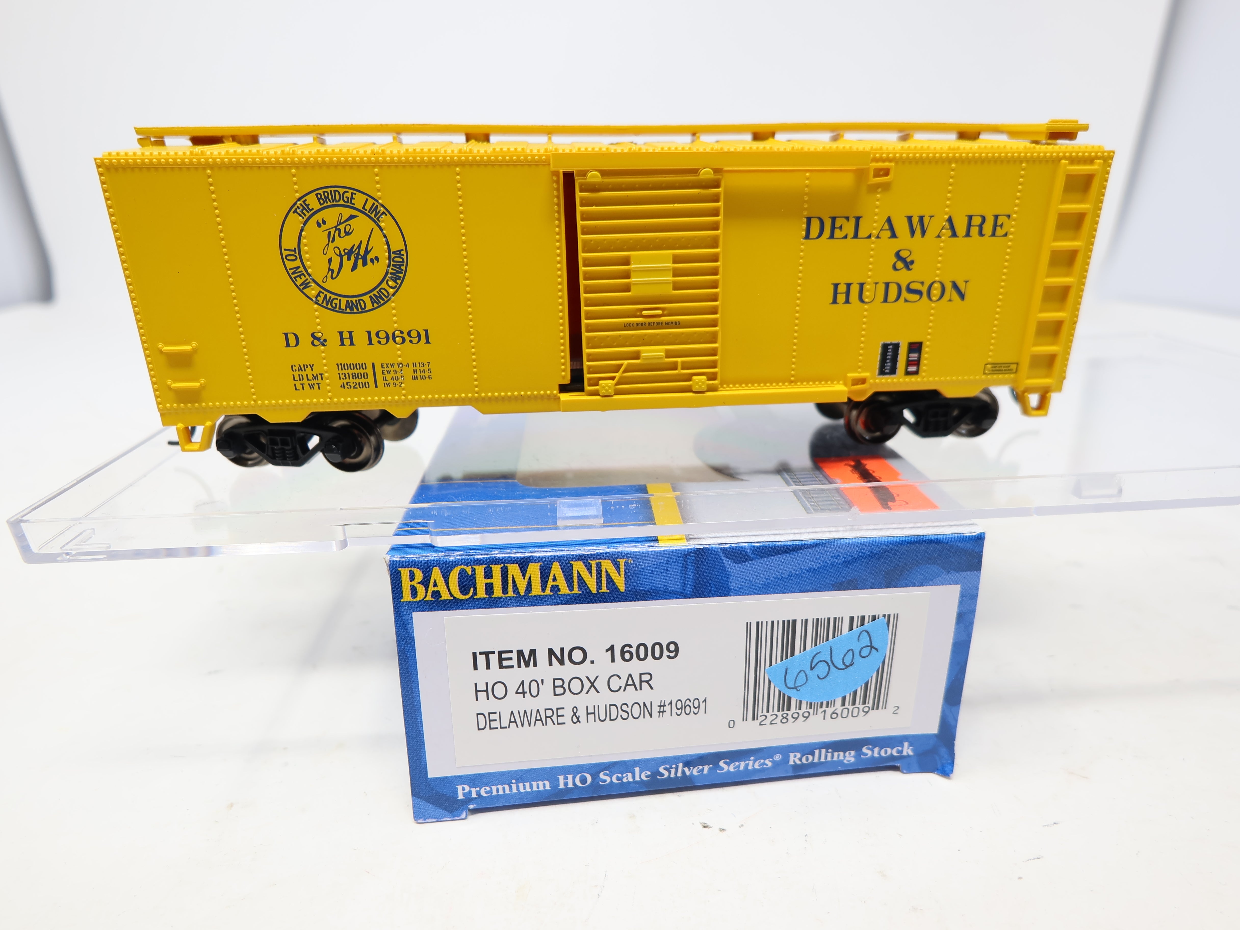 USED Bachmann 16009 HO Scale, 40' Box Car, Delaware and Hudson D&H #19691