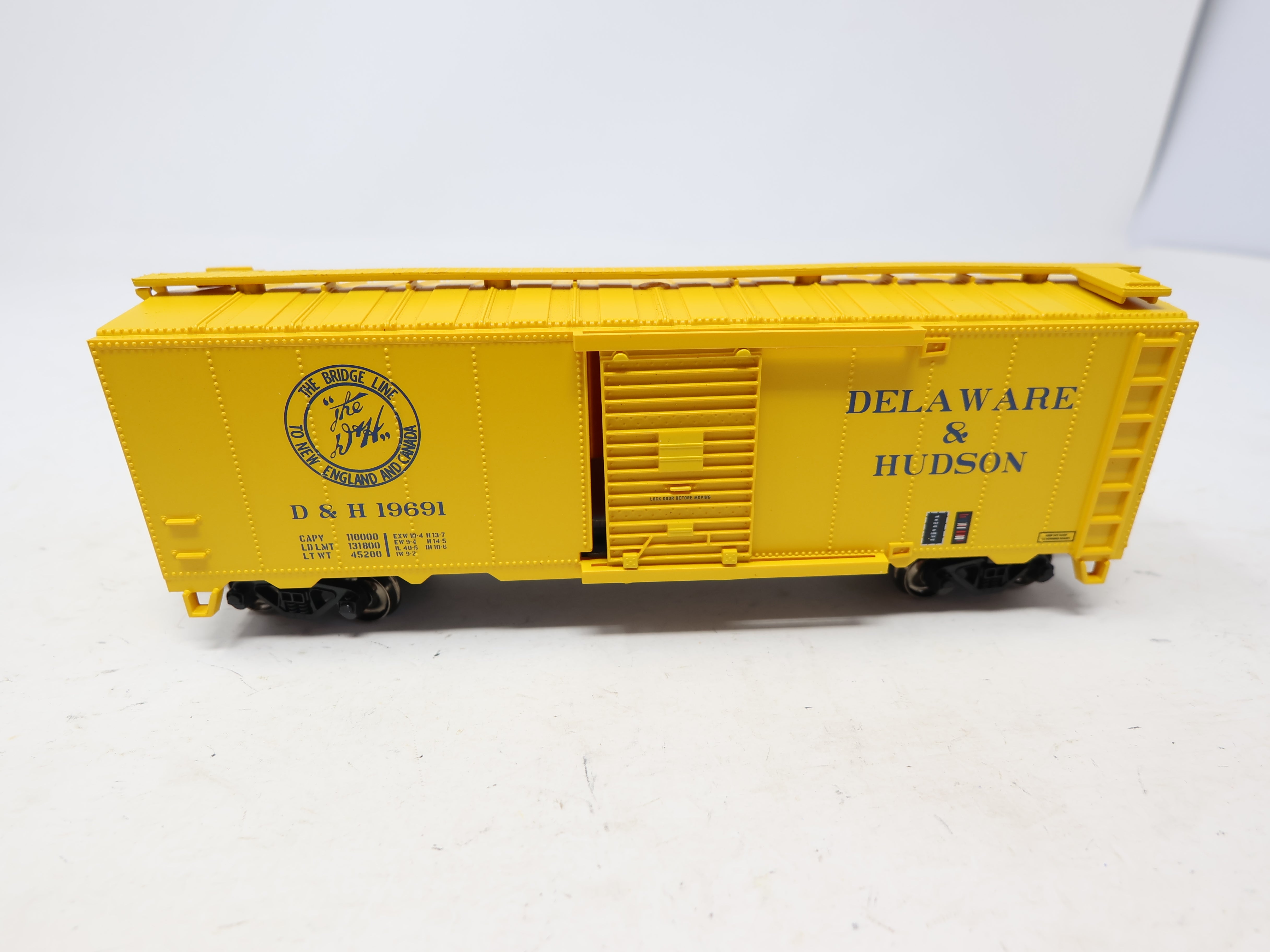 USED Bachmann 16009 HO Scale, 40' Box Car, Delaware and Hudson D&H #19691