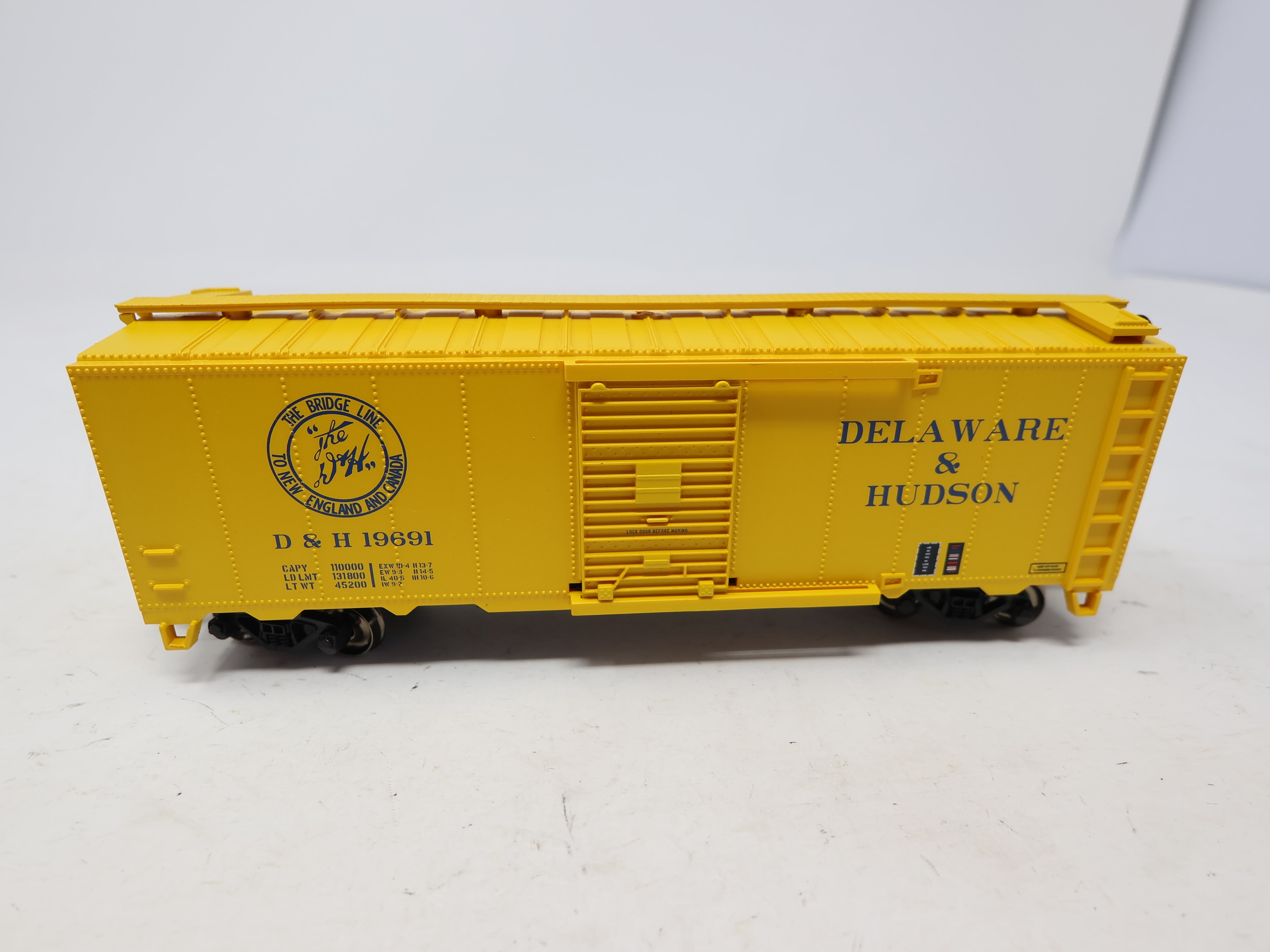 USED Bachmann 16009 HO Scale, 40' Box Car, Delaware and Hudson D&H #19691