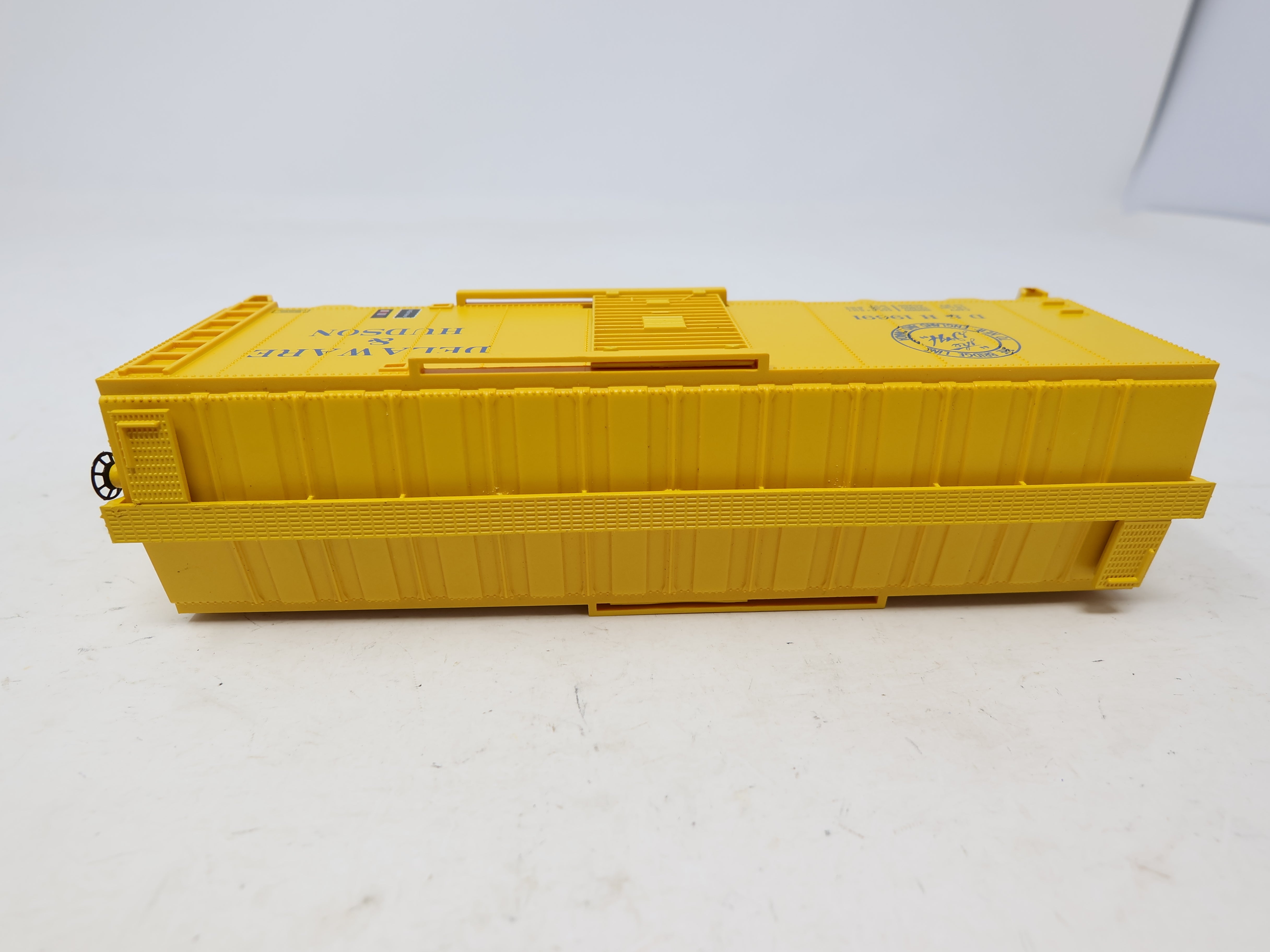 USED Bachmann 16009 HO Scale, 40' Box Car, Delaware and Hudson D&H #19691