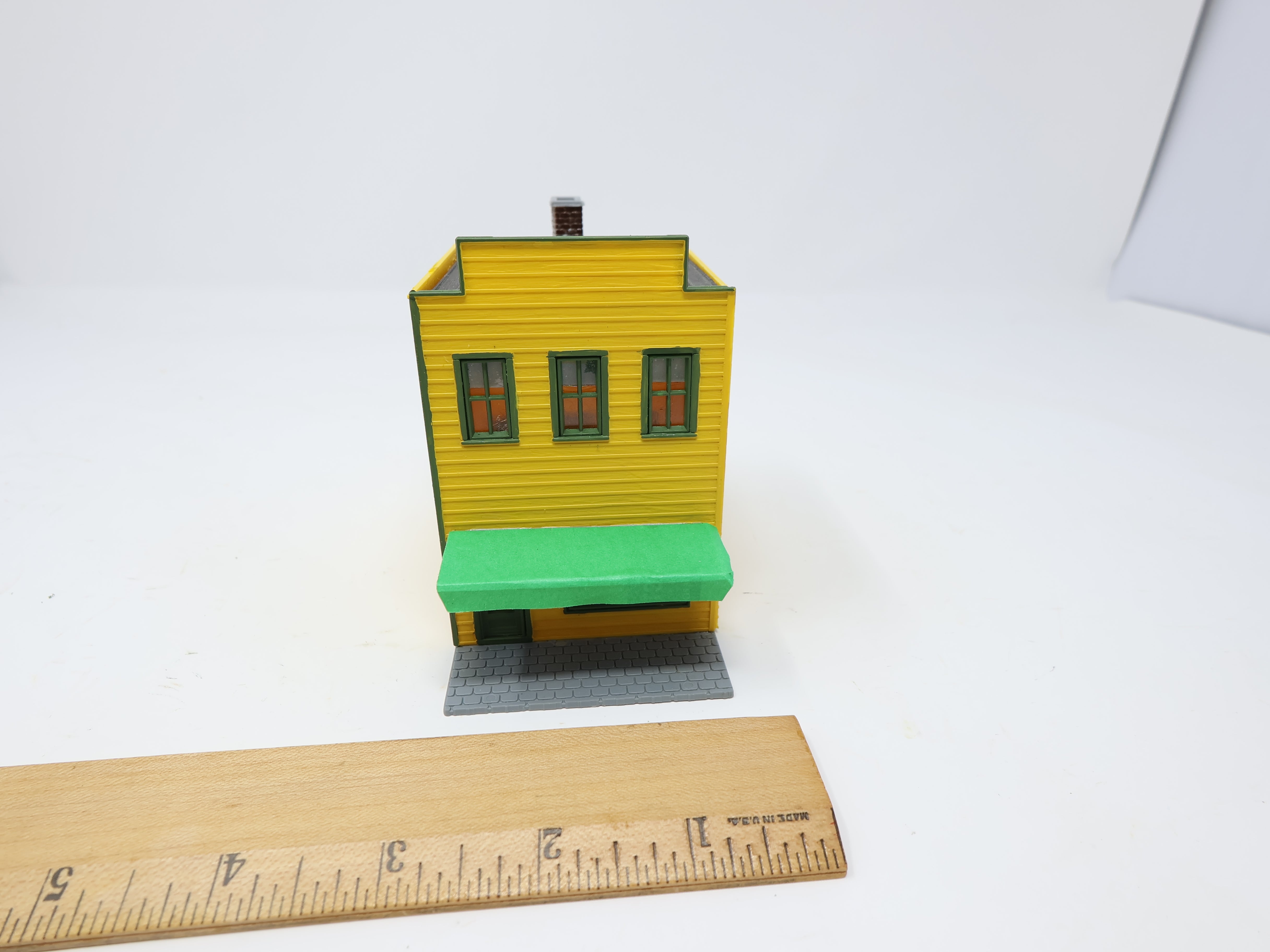 USED HO Scale, Small Store Front