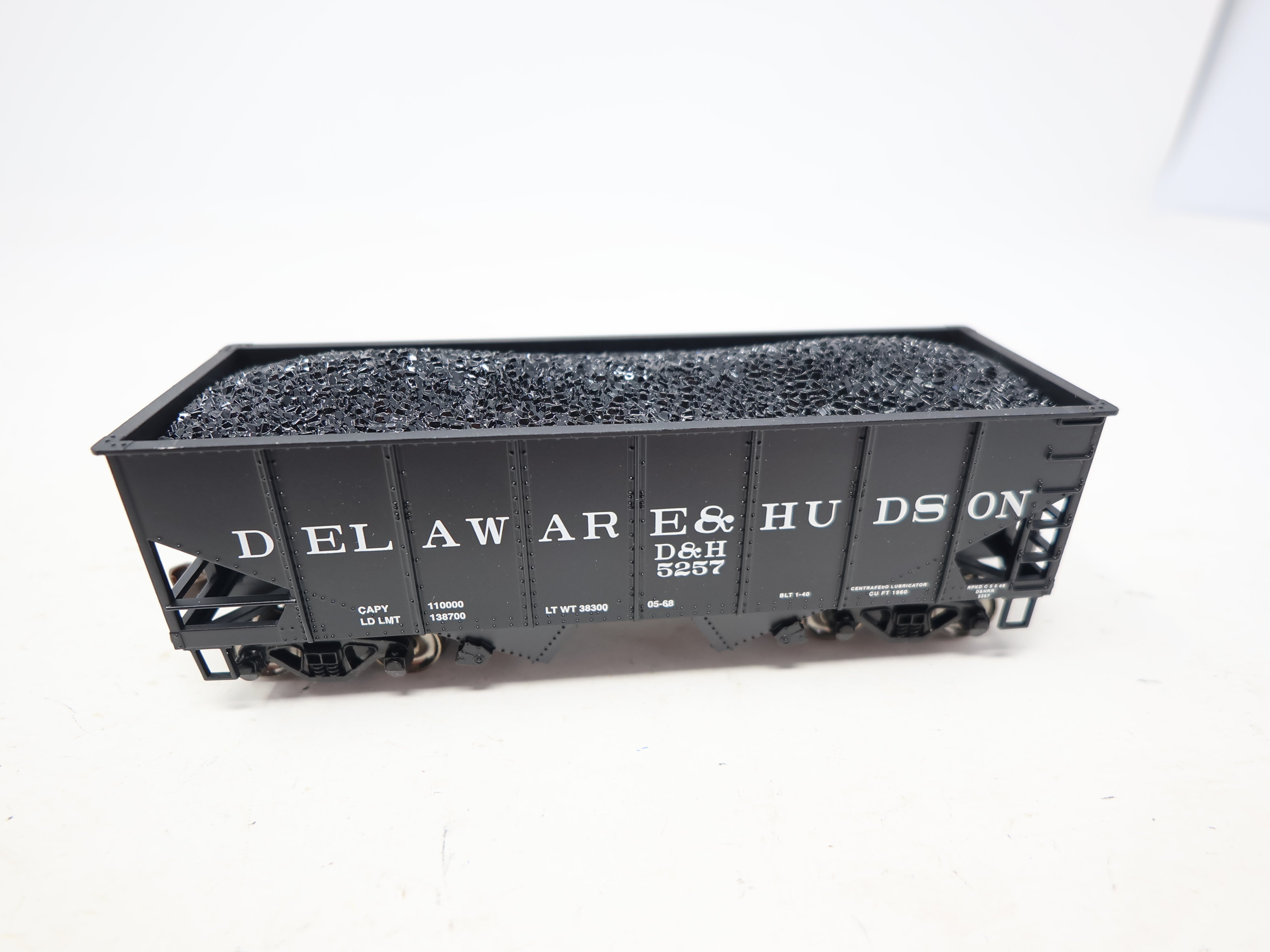 USED Bachmann 19505 HO Scale, 55T 2Bay USRA Outside Braced Hopper, Delaware and Hudson D&H #5257