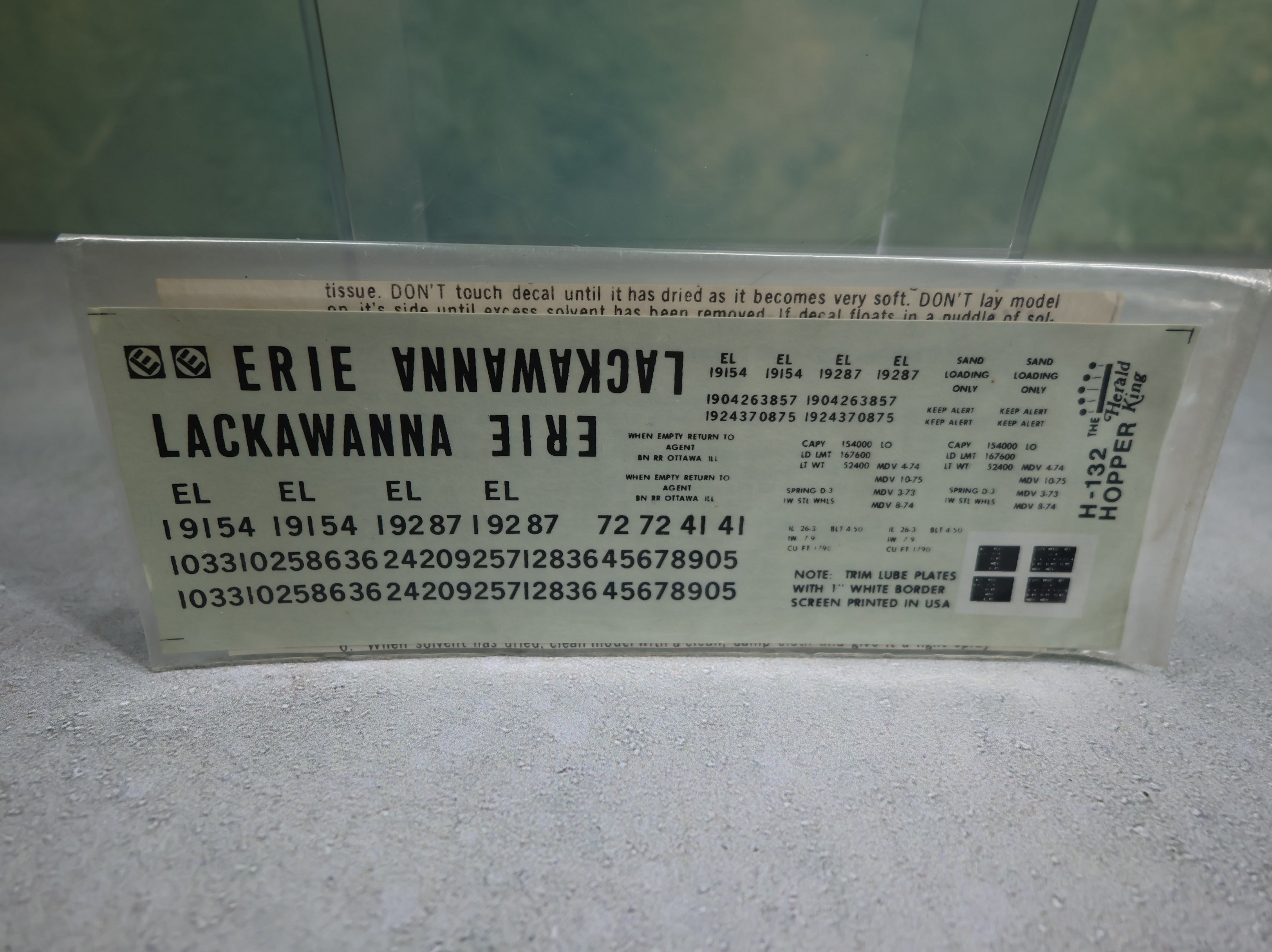 The Herald King H132 HO Scale Erie Lackawanna Gray Covered Hopper Decals