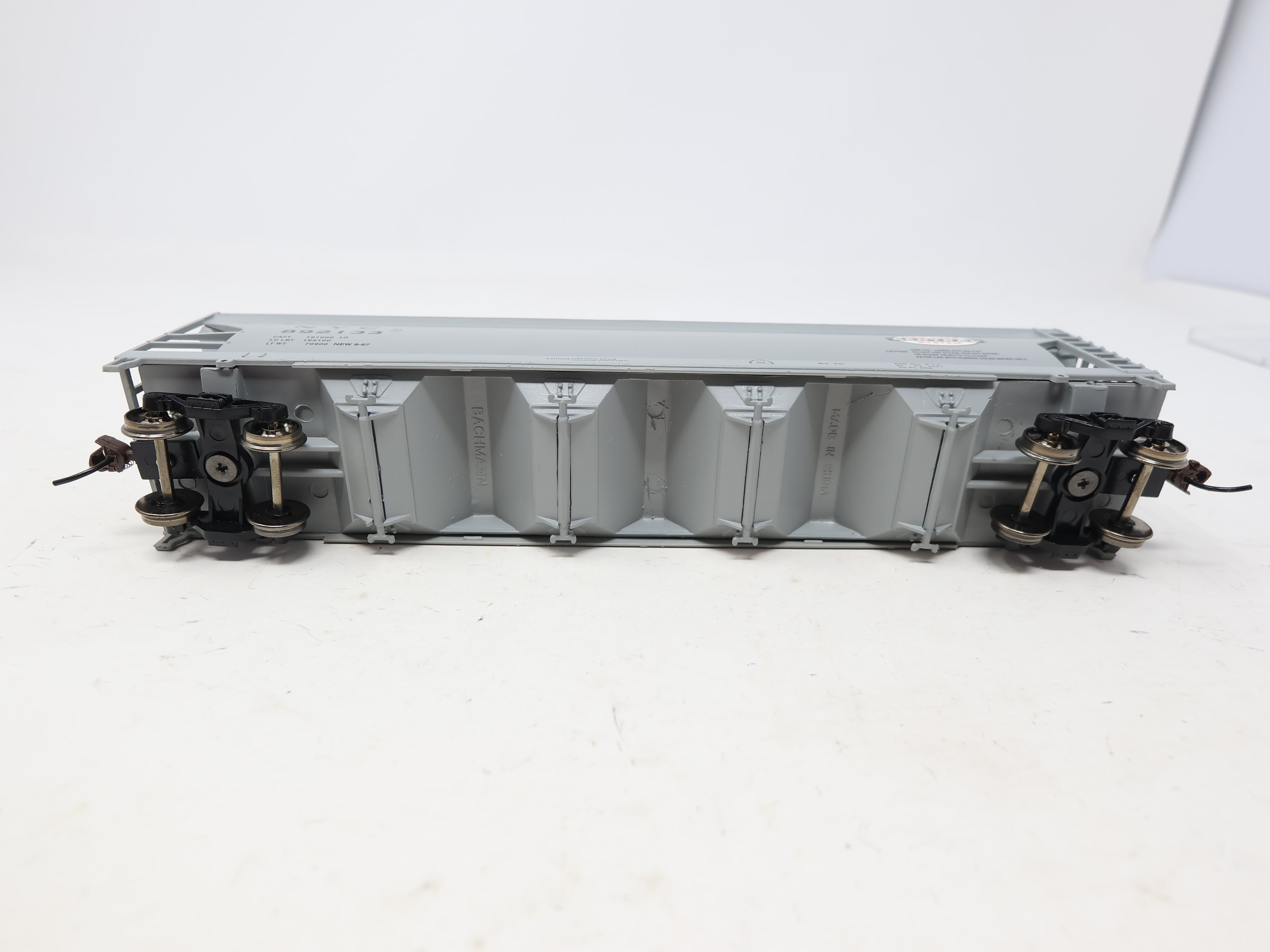 USED Bachmann 17523 HO Scale, 56' ACF Center Flow Hopper, New York Central NYC #892133