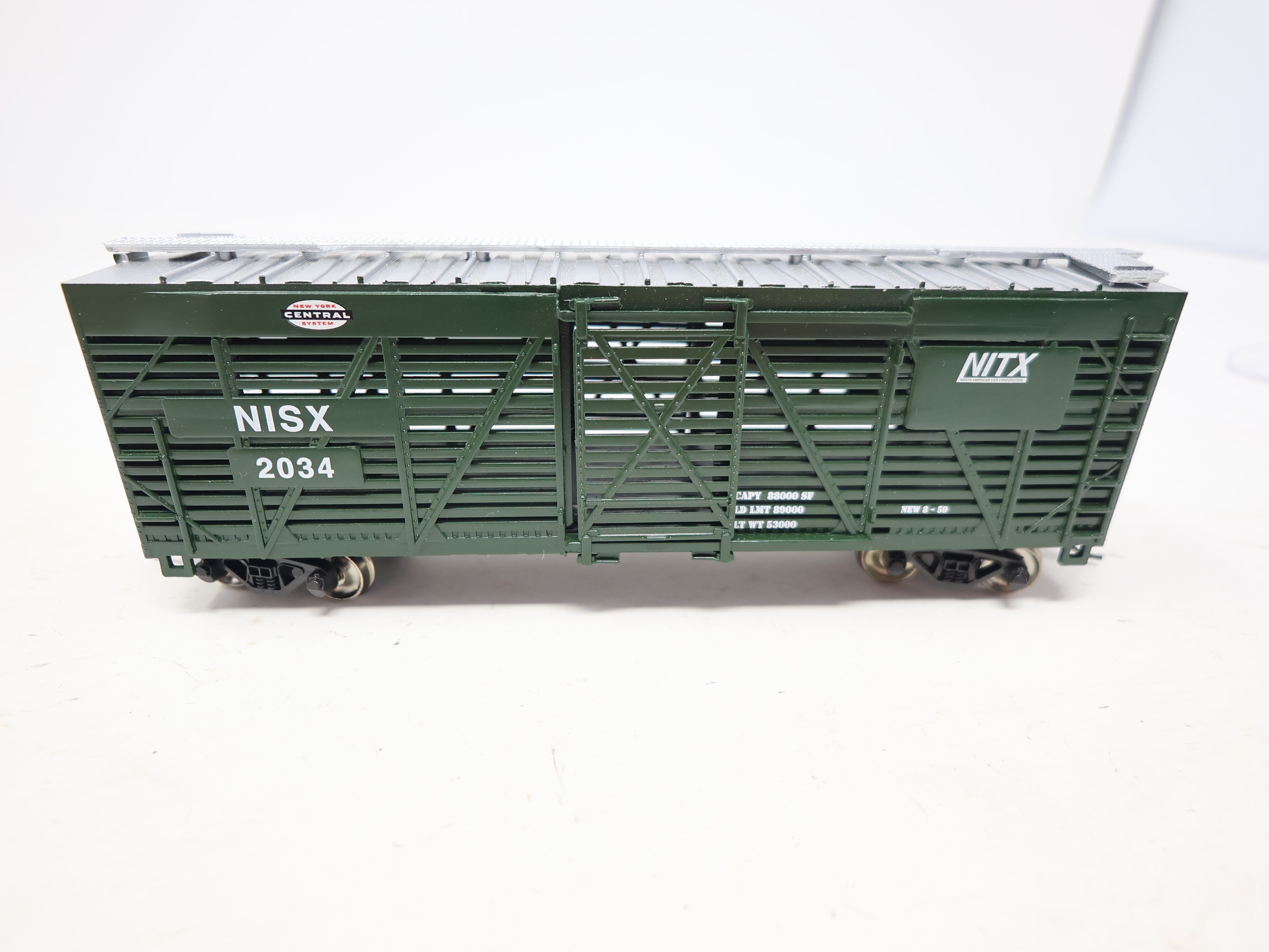 USED Bachmann 18520 HO Scale, 40' Stock Car, New York Central NISX #2034