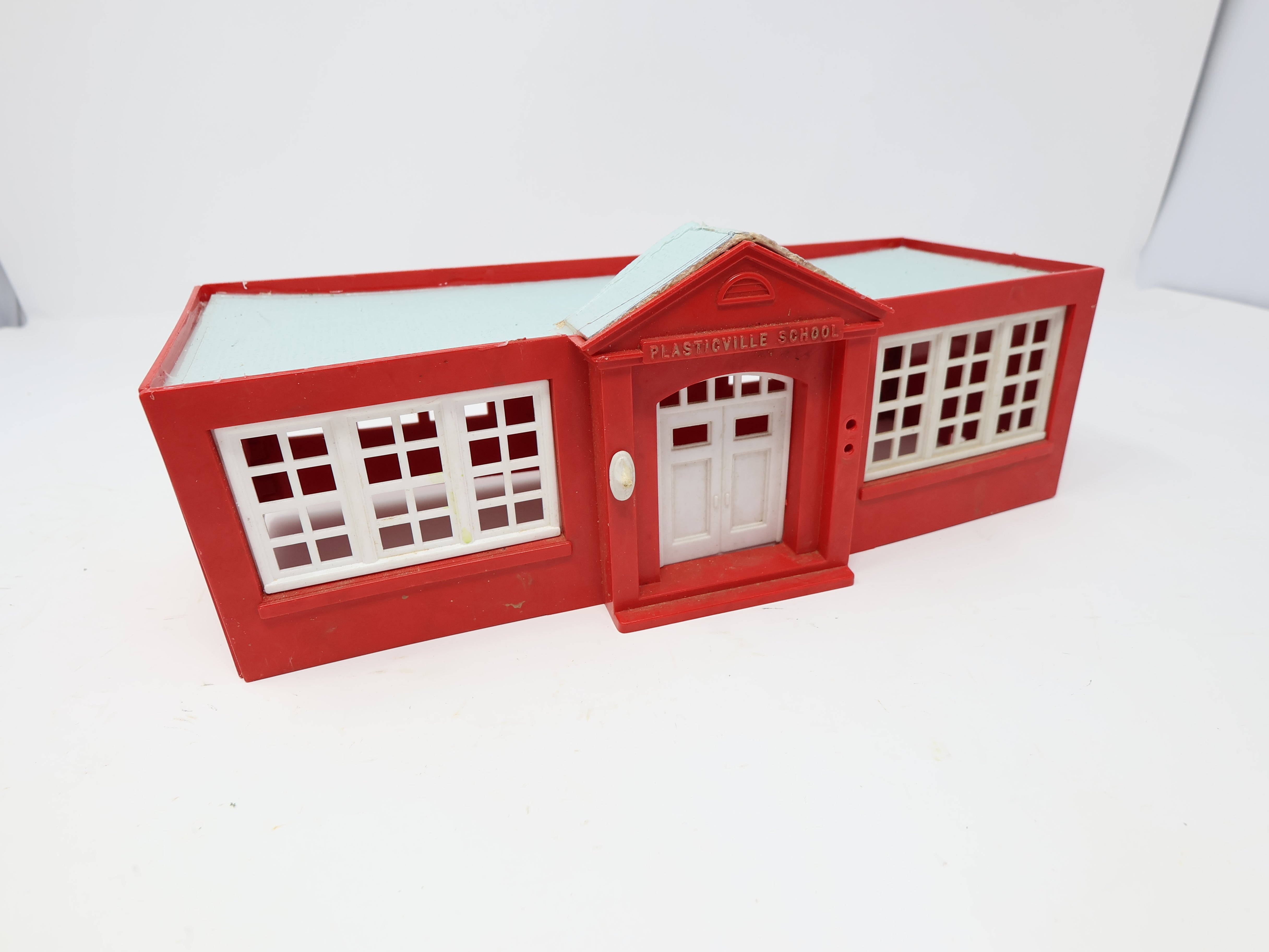 USED Bachmann Plasticville O, Red School w/ Modified Roof