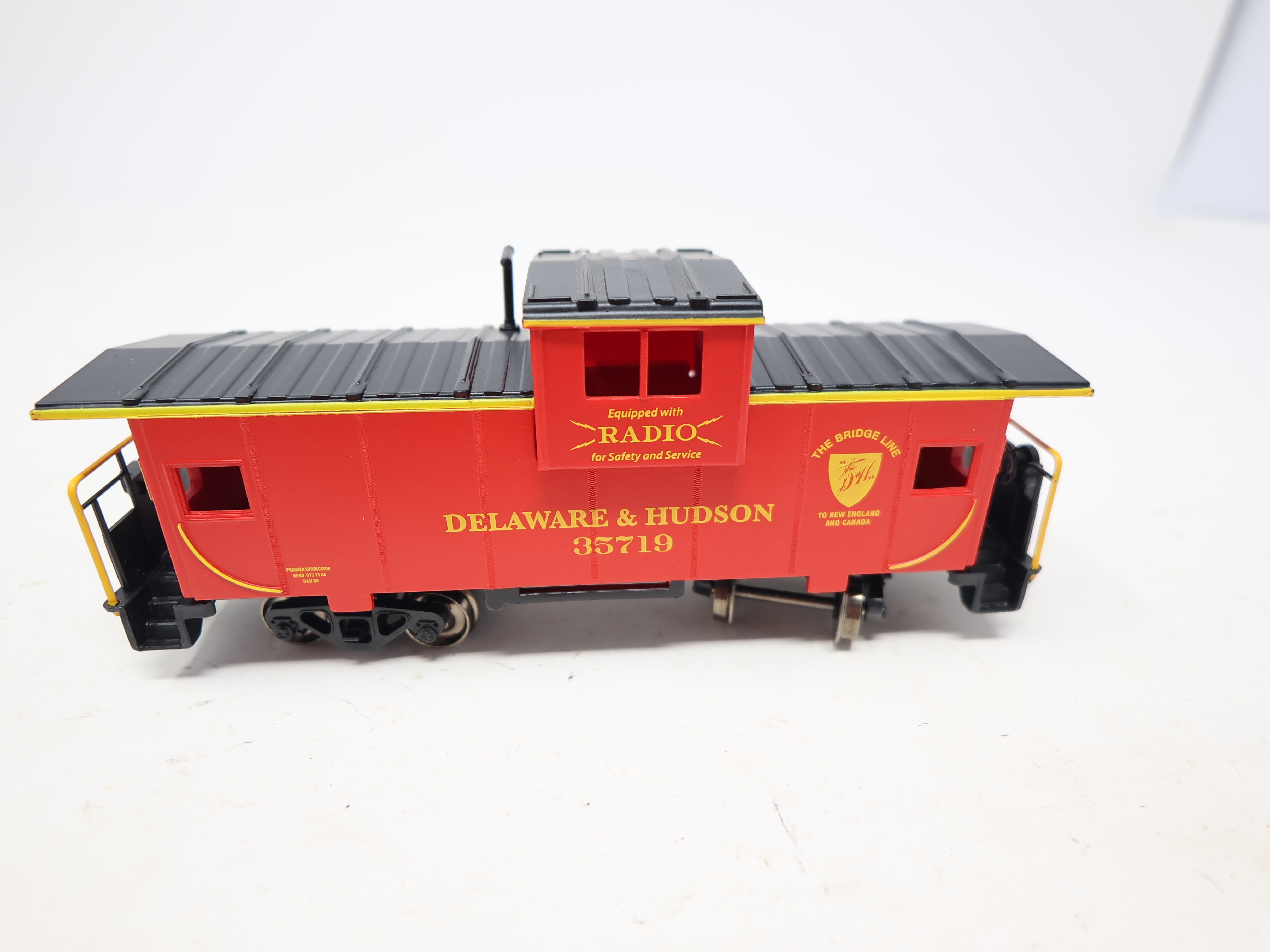 USED Bachmann 17708 HO Scale, 36' Wide Vision Caboose, Delaware and Hudson D&H #35719