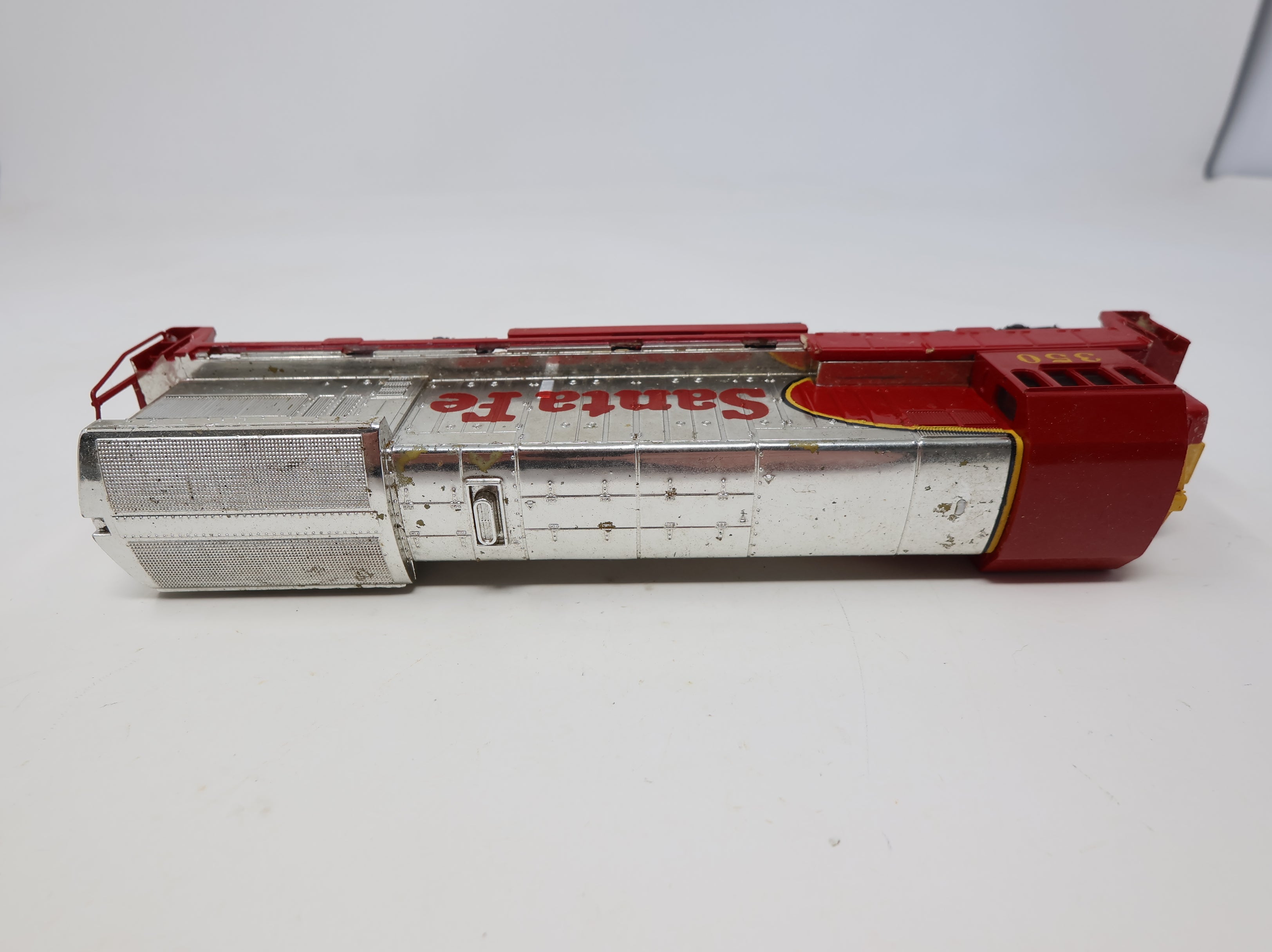 USED Bachmann HO Scale U26B Diesel Locomotive Santa Fe #350 Parts/Repairs DC