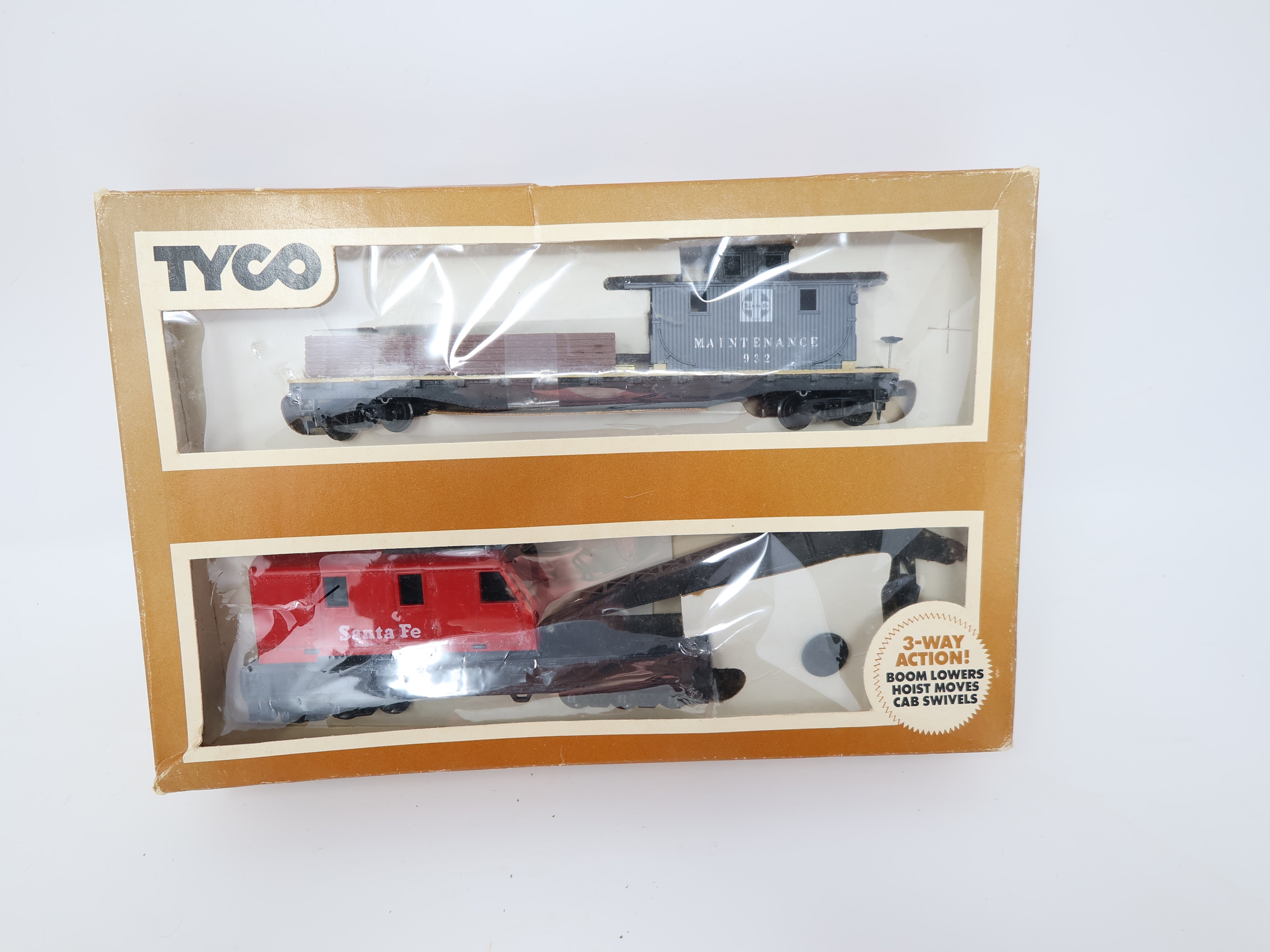 USED Tyco HO Scale, Operating Crane Car w/ Boom Tender LNIB, Santa Fe