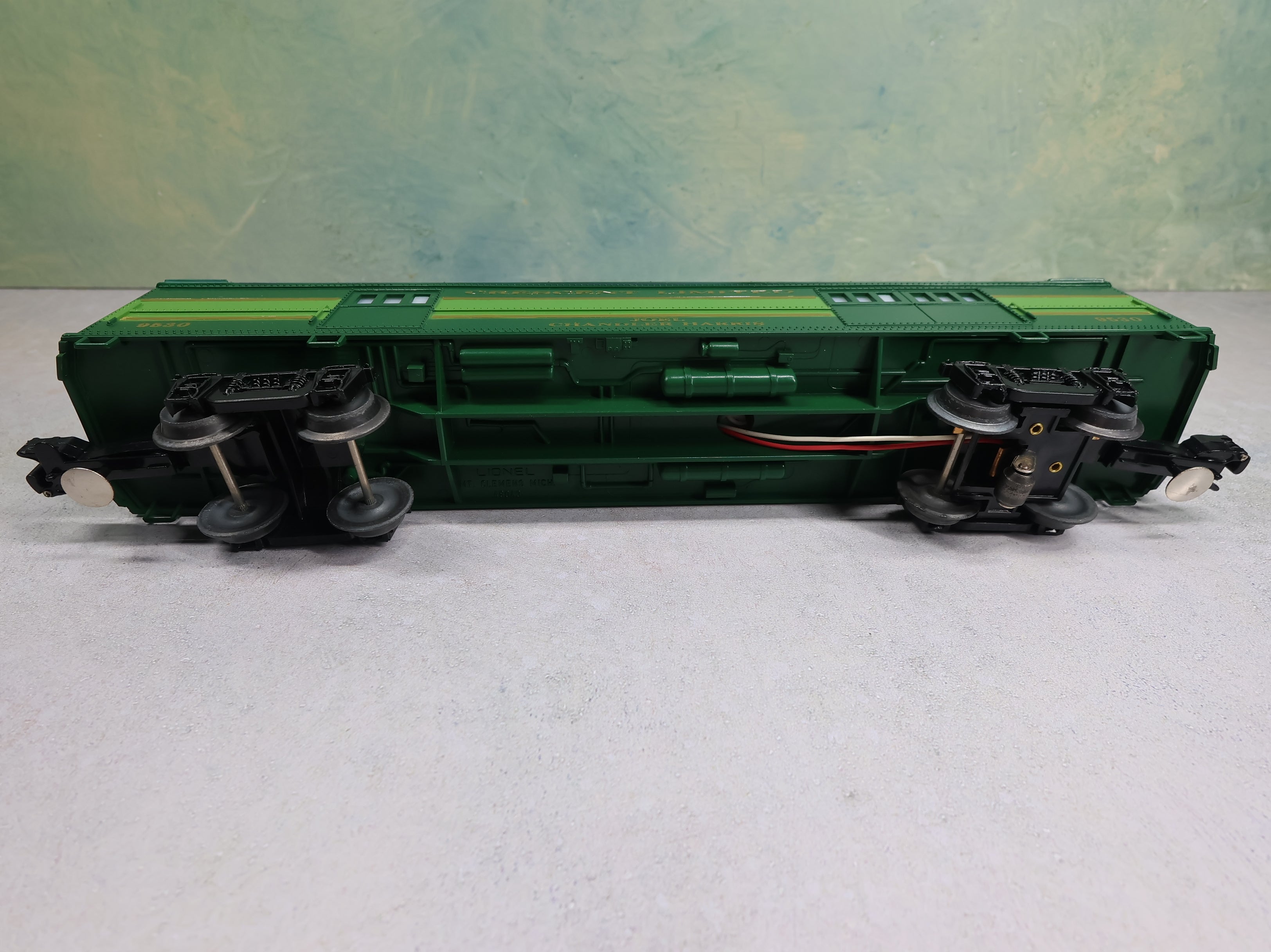 USED Lionel O Baggage Passenger Car Southern Crescent Limited Joel Chandler Harris #9530