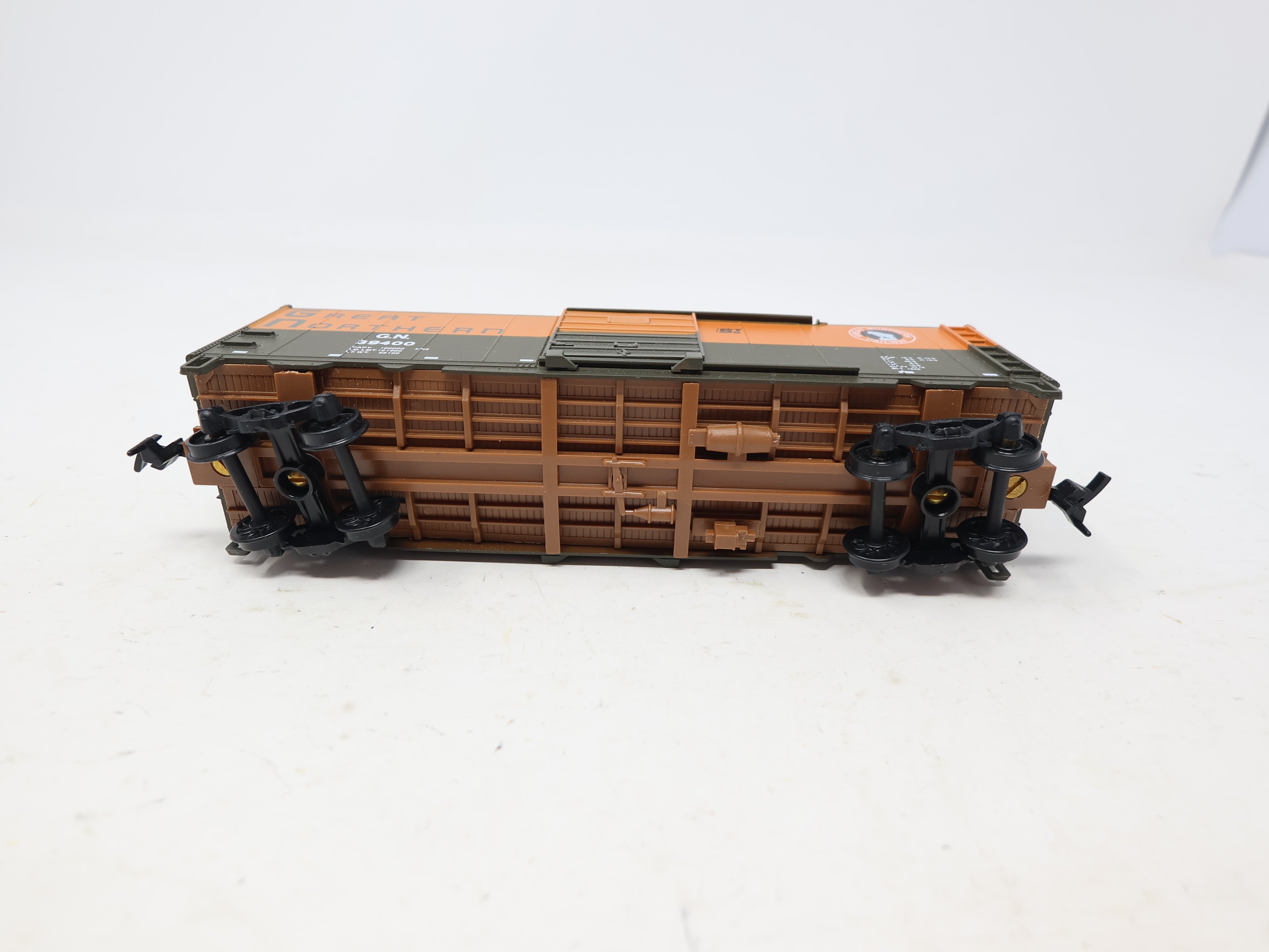 USED Walthers HO Scale, 40' Box Car, Great Northern GN #39400