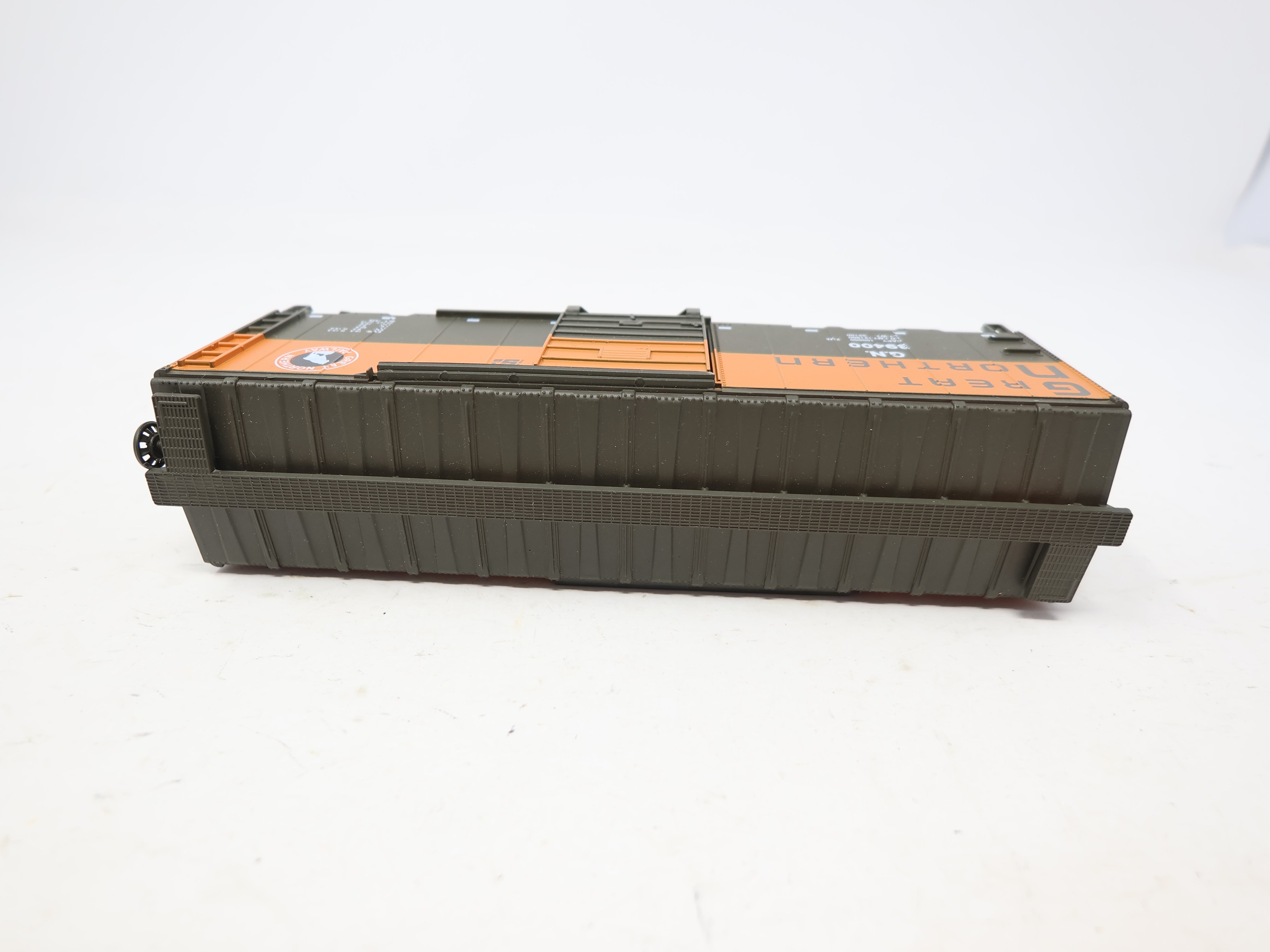 USED Walthers HO Scale, 40' Box Car, Great Northern GN #39400