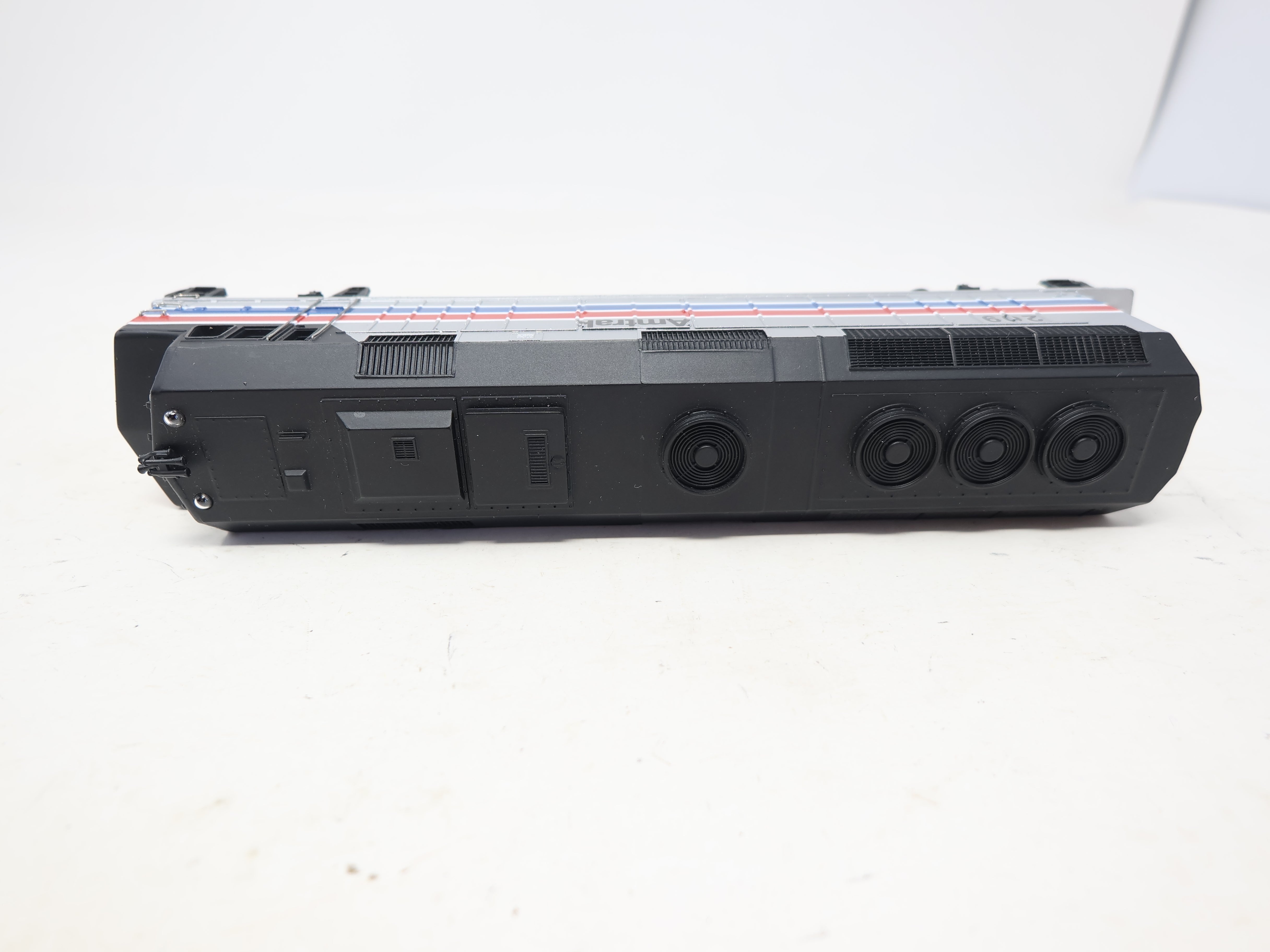 USED Bachmann 87012 HO Scale, Spectrum EMD F40 PH Diesel Locomotive, Amtrak #209, Phase II