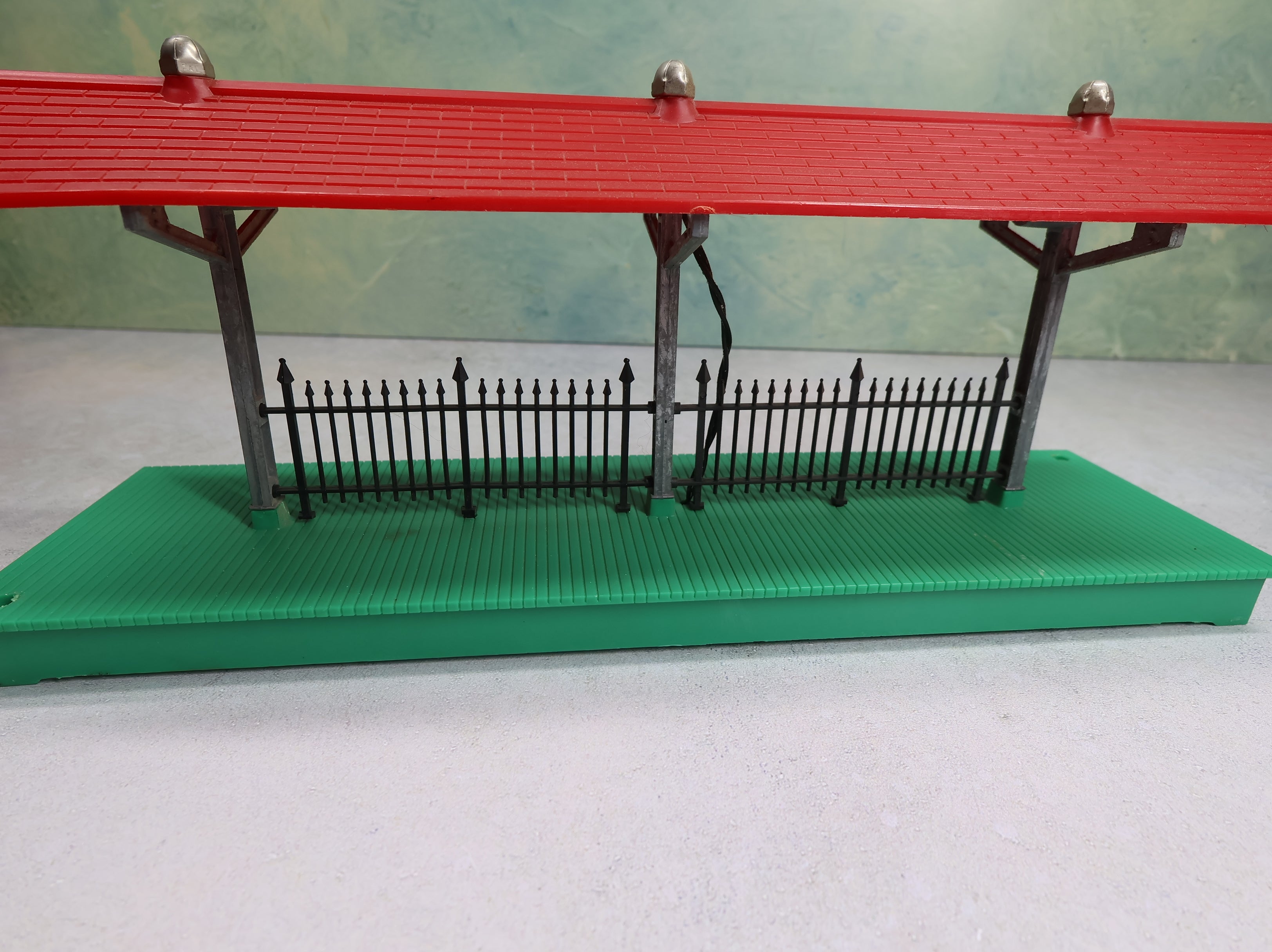 USED Lionel #6-2256 O O Gauge Station Platform Untested