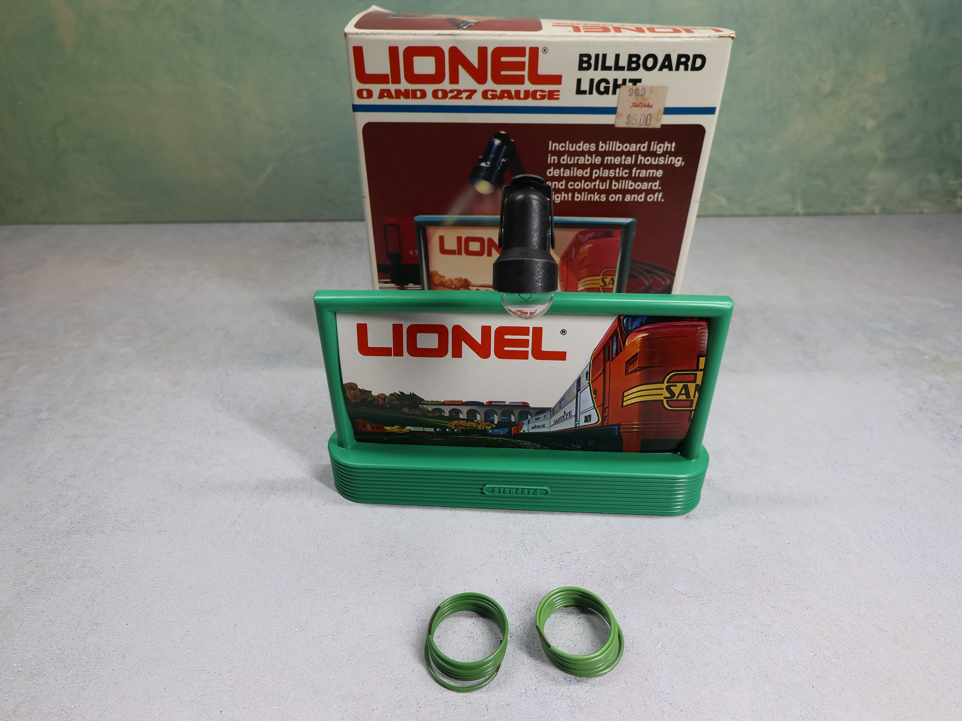 USED Lionel #6-2307 O Billboard Light Untested