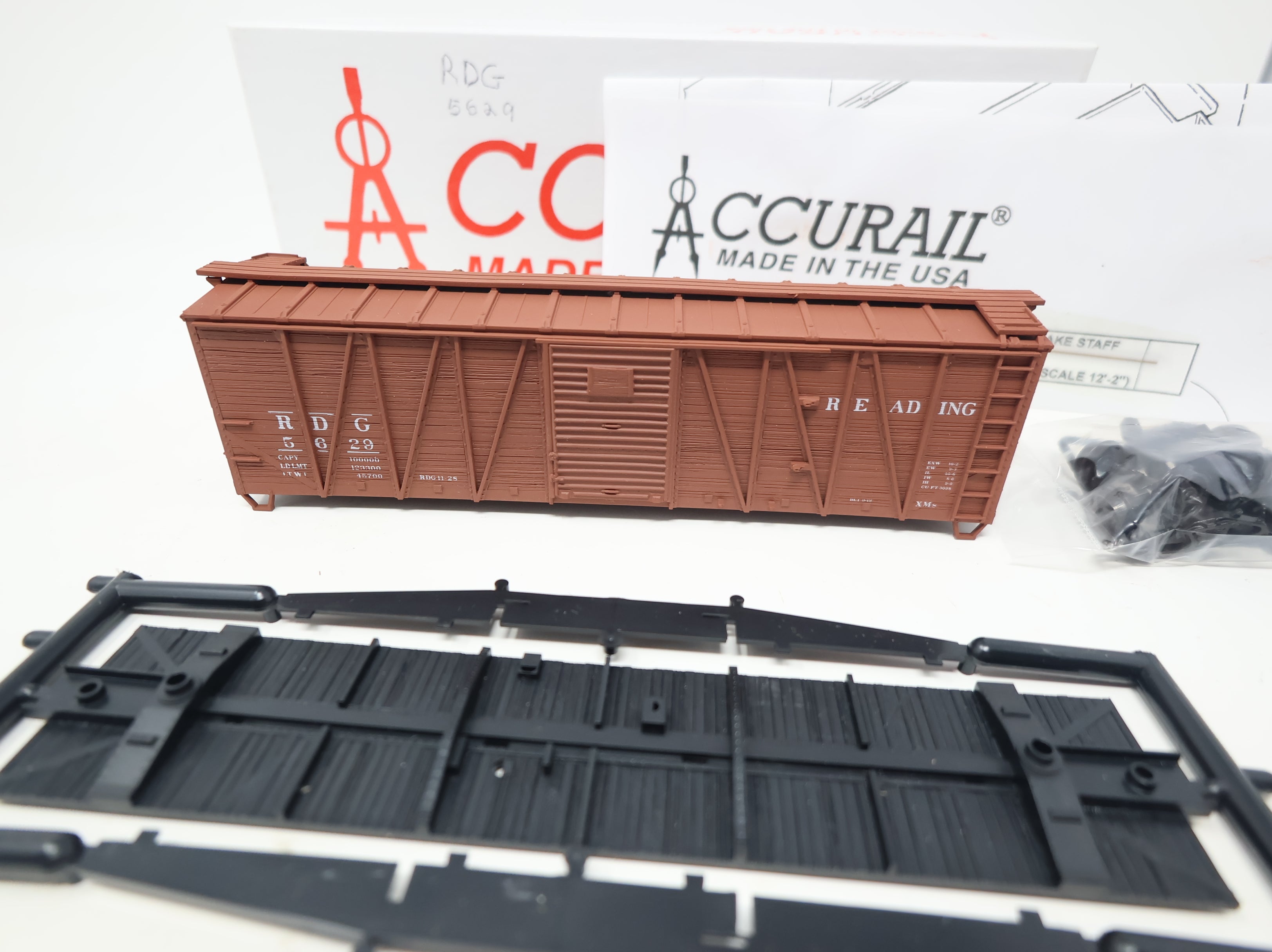 USED Accurail HO Scale 40' Wooden Box Car Reading RDG #5629 KIT