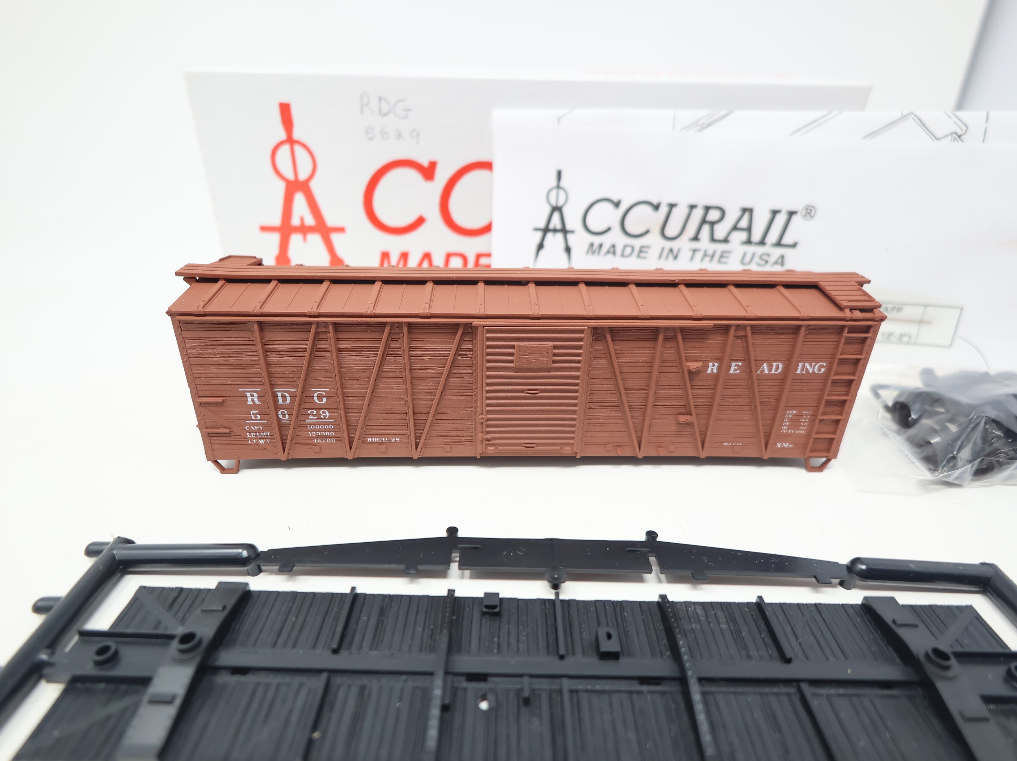 USED Accurail HO Scale 40' Wooden Box Car Reading RDG #5629 KIT