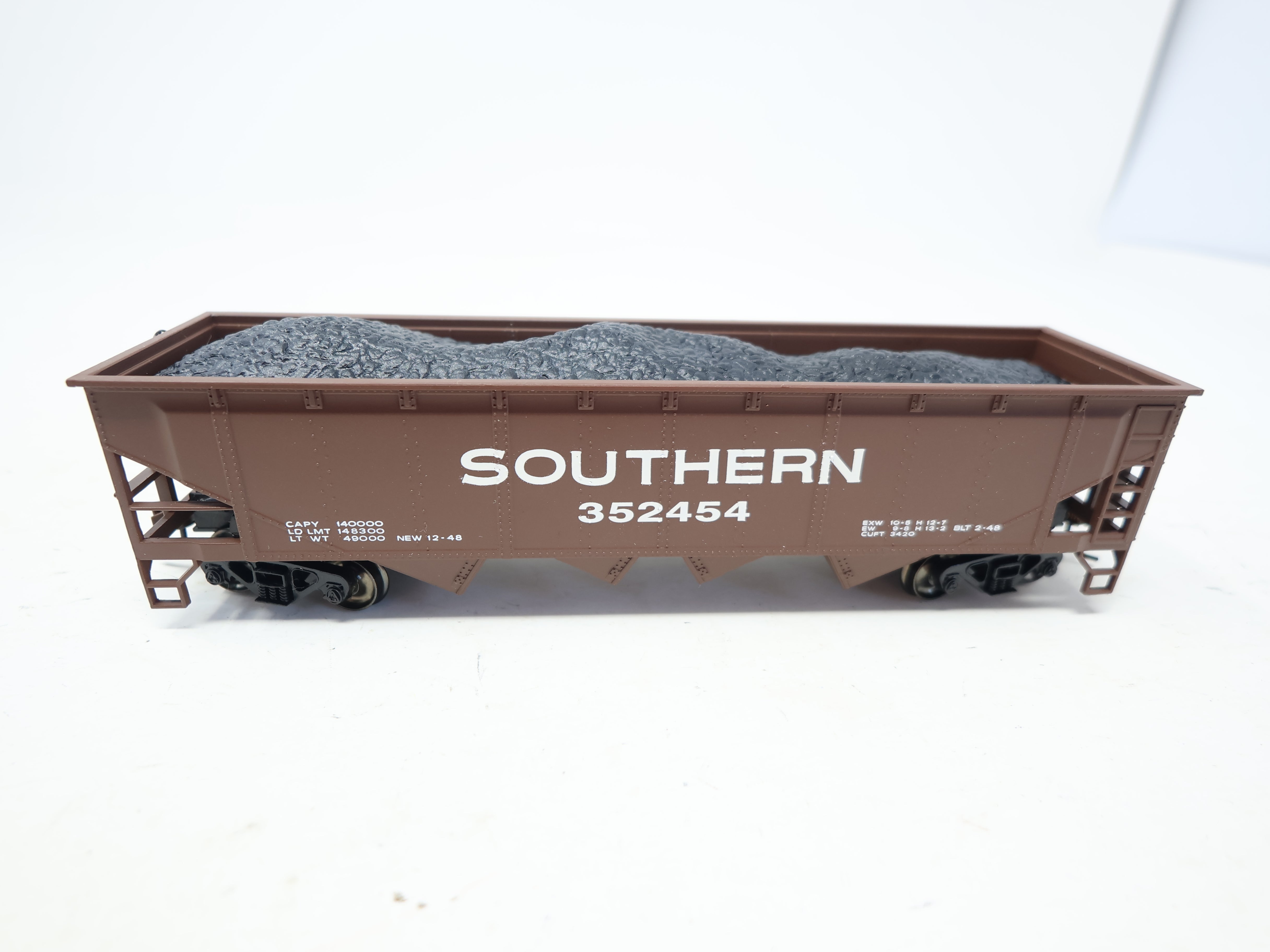 USED Bachmann 17604 HO Scale, 40' Quad Hopper, Southern #352454