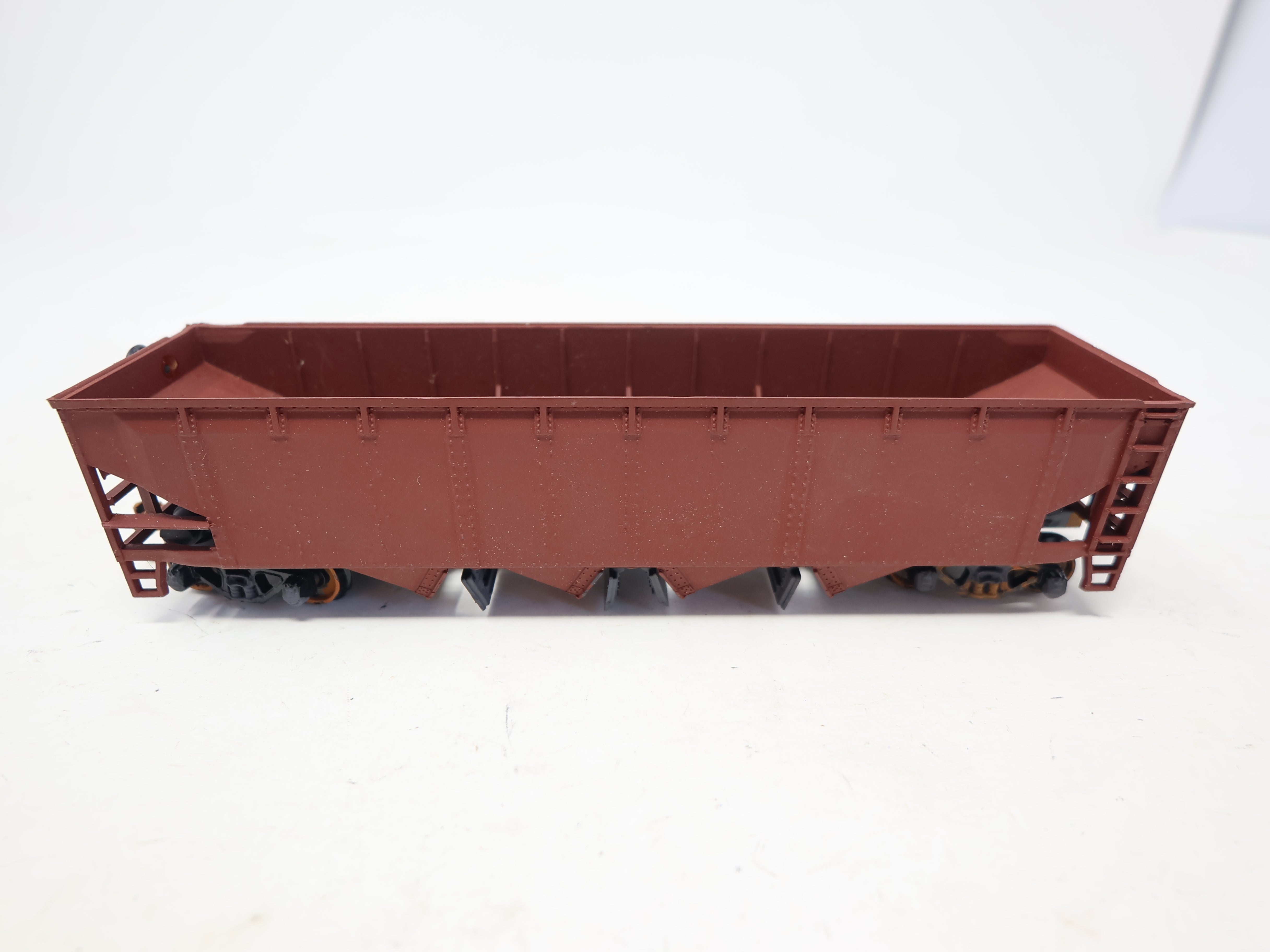 USED Athearn 1749 HO Scale, 40' Quad Hopper, Undecorated