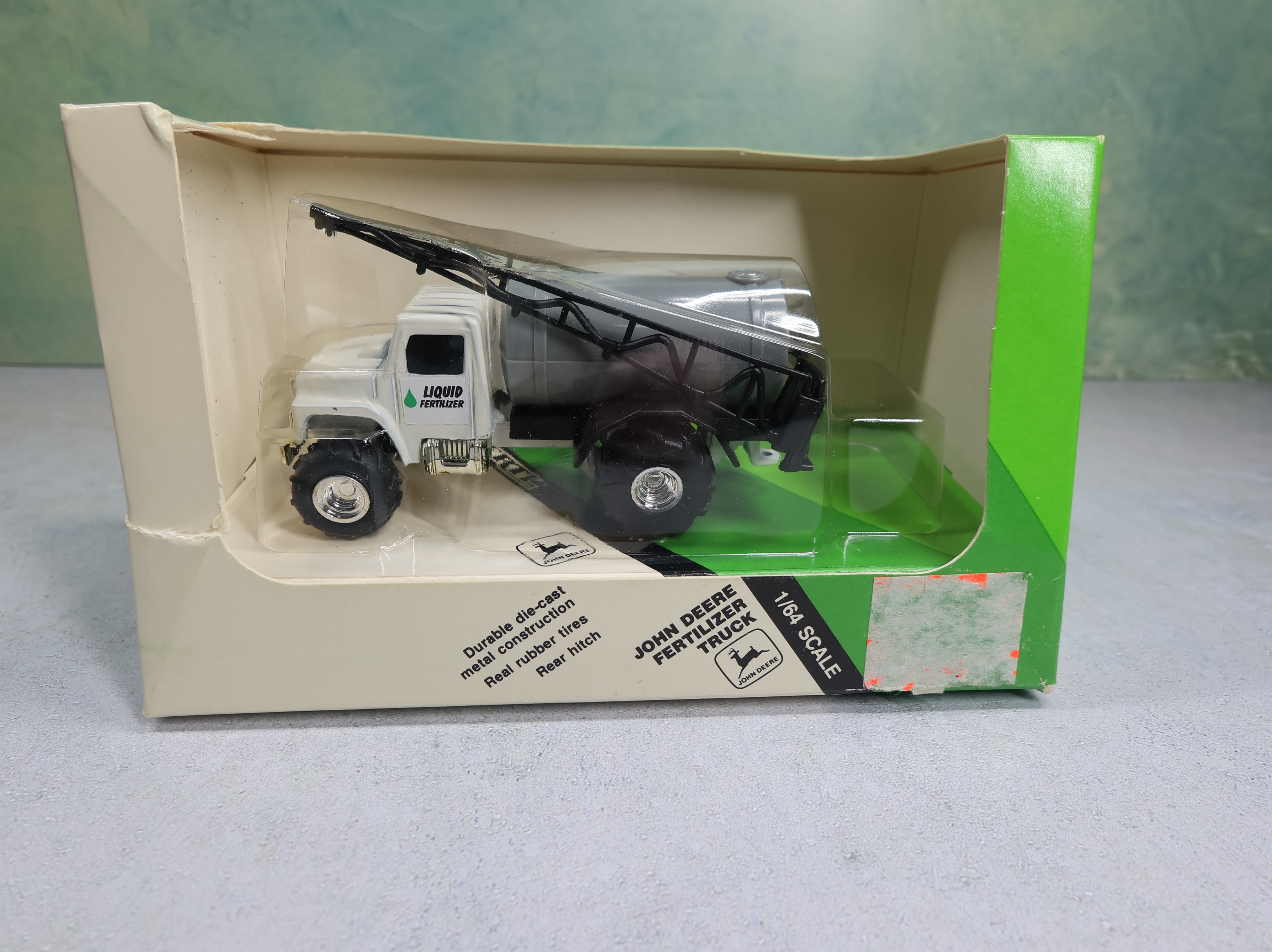 ERTL 5544 1:64 John Deere Fertilizer Truck