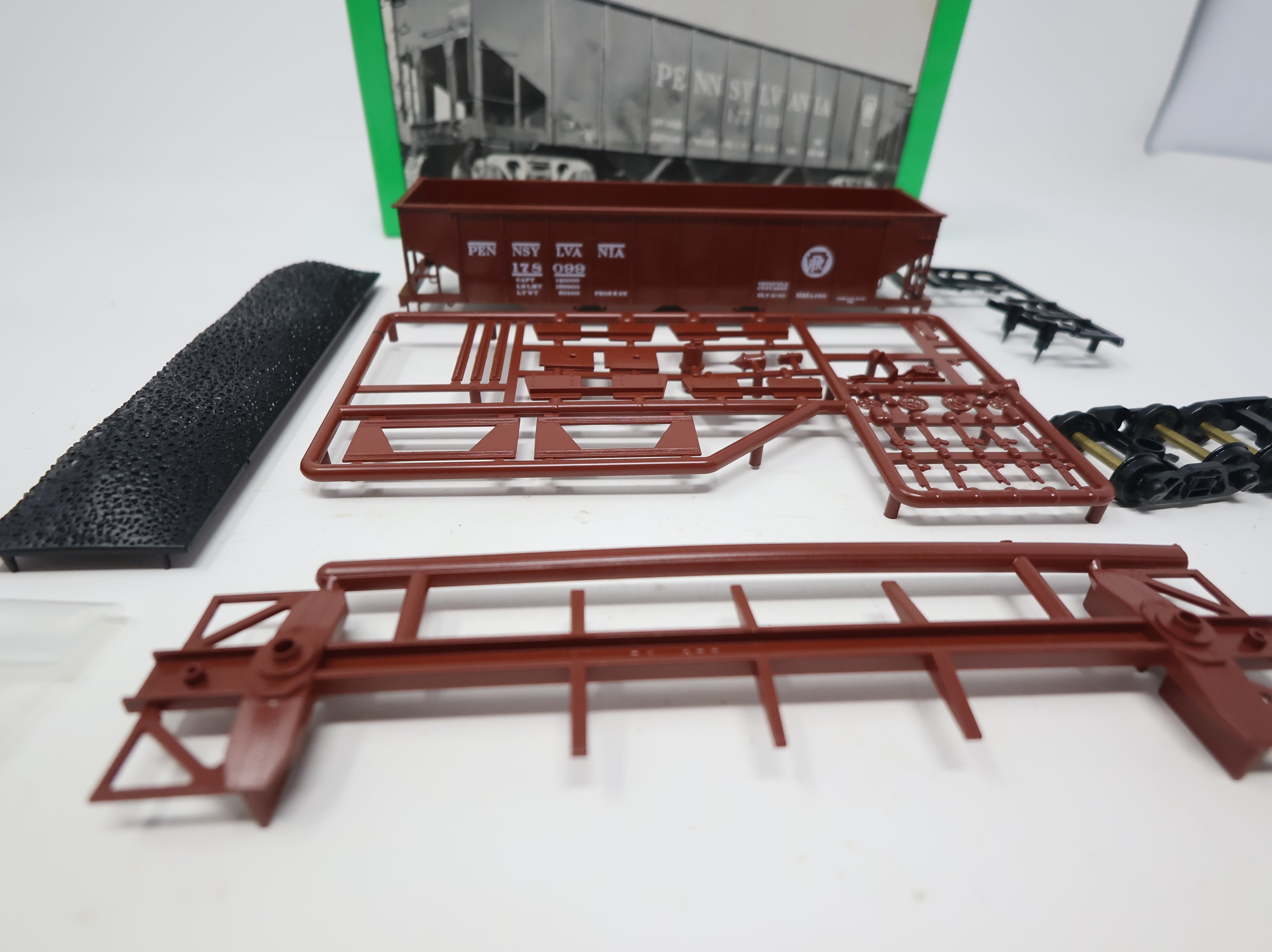 USED Bowser 54051 HO Scale H21 4 Bay Hopper Pennsylvania PRR #178099 KIT