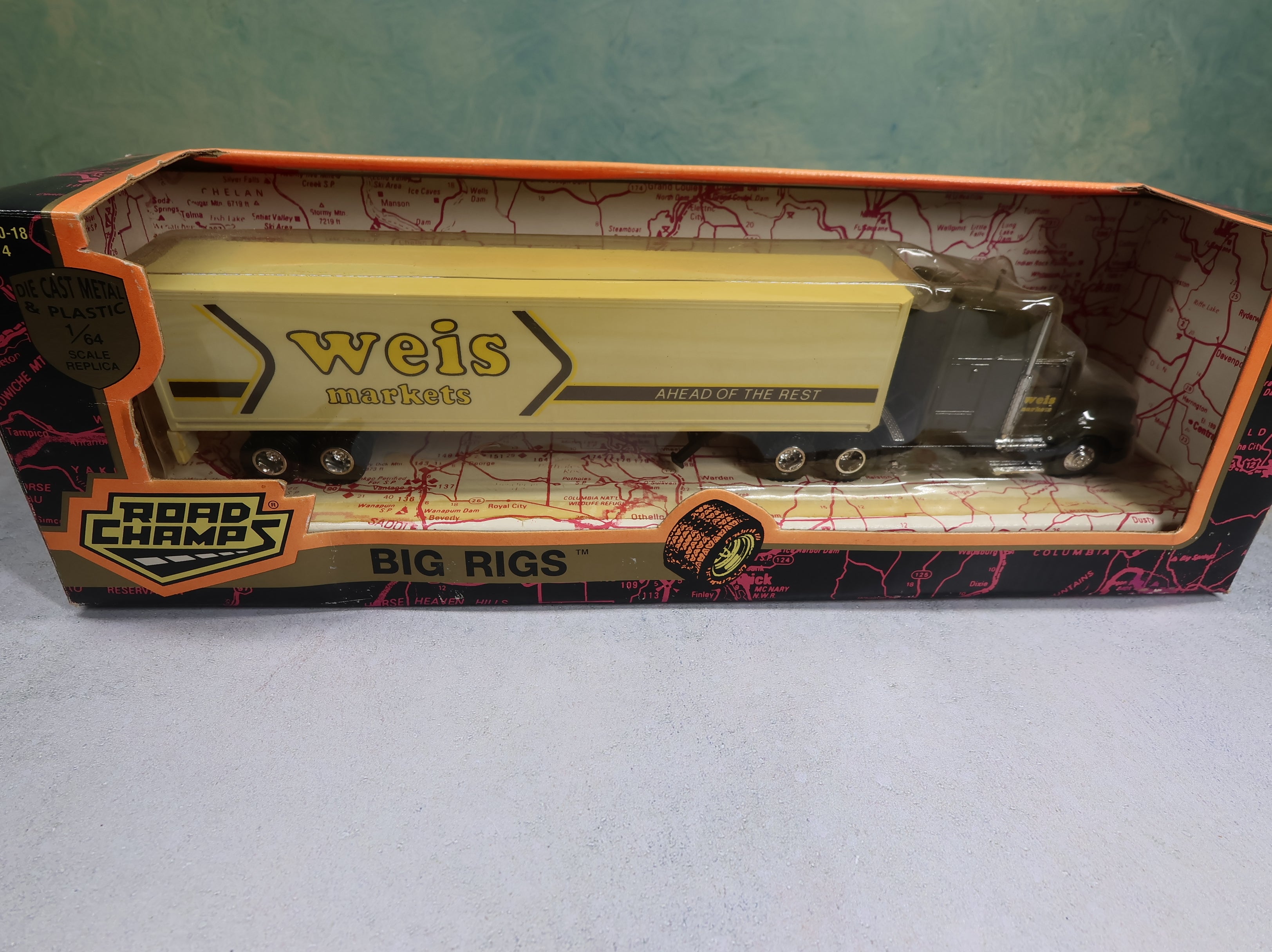 Road Champs #1010-18 1:64 Die Cast & Plastic Weis Markets Big Rig Tractor Trailer