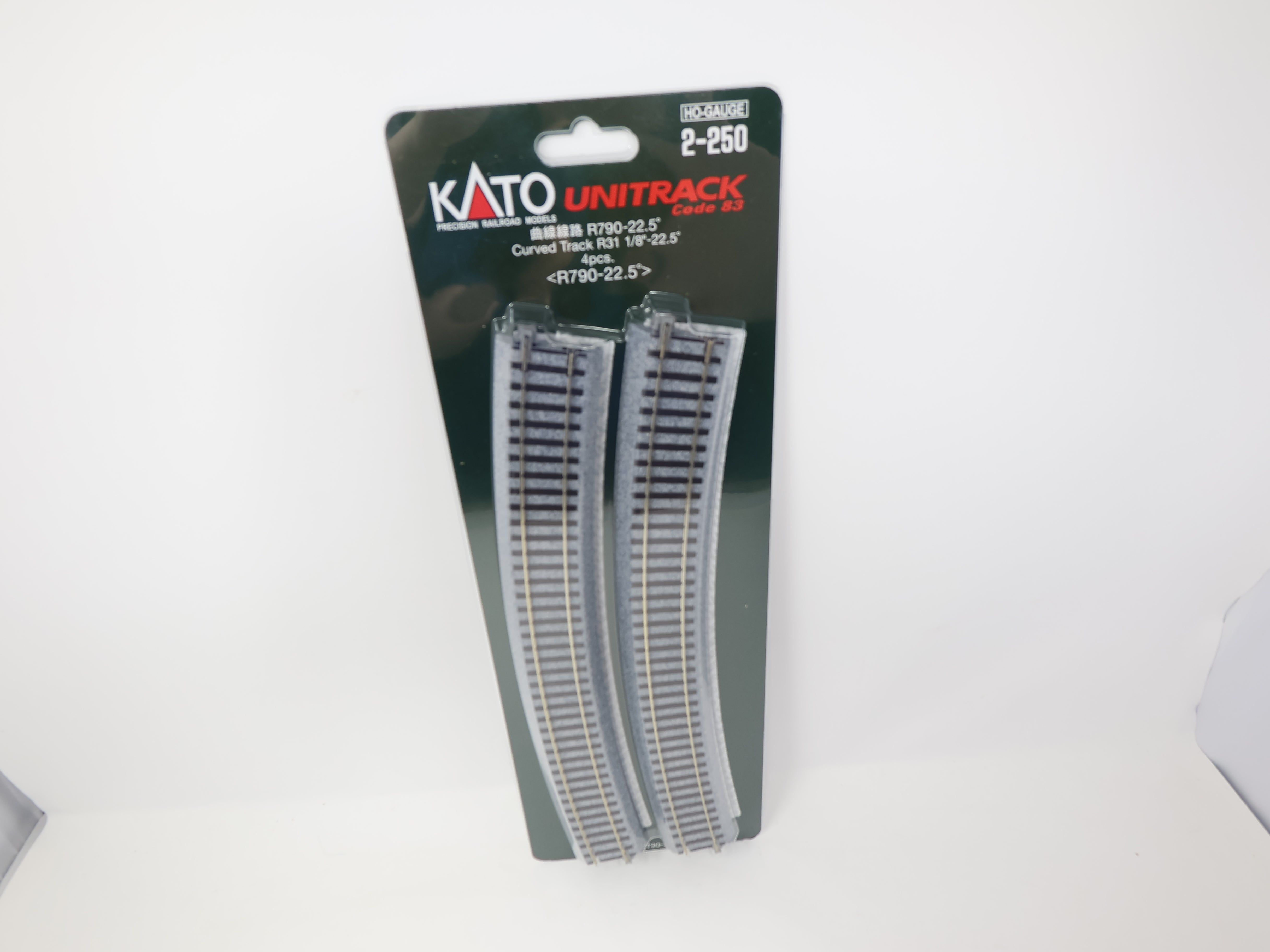 KATO 2-250 HO Scale, Unitrack 31 1/8" R Curve 22.5° Track (4), Code 83