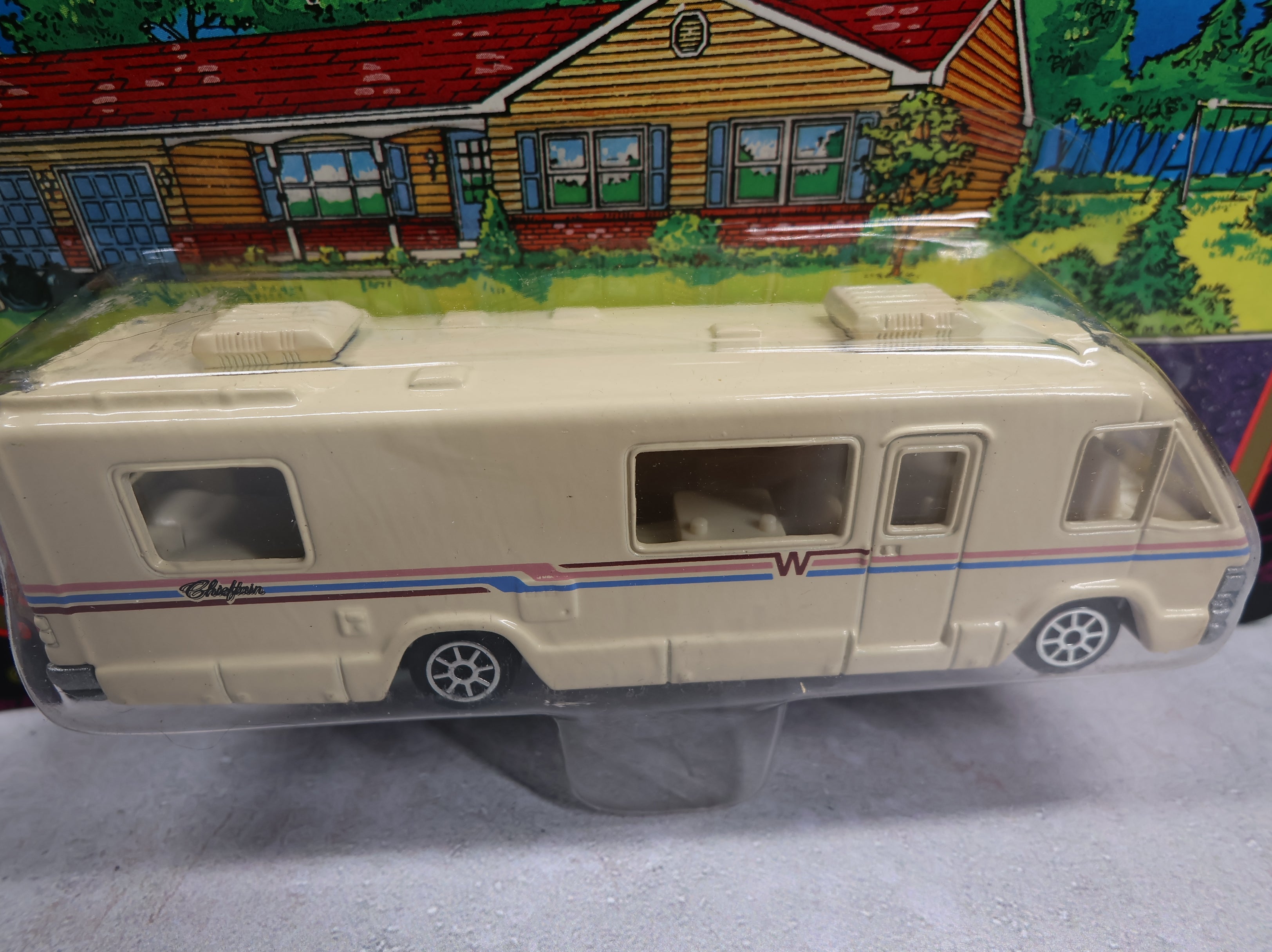 Road Champs 5900 Winnebago Deluxe Series Die Cast Metal