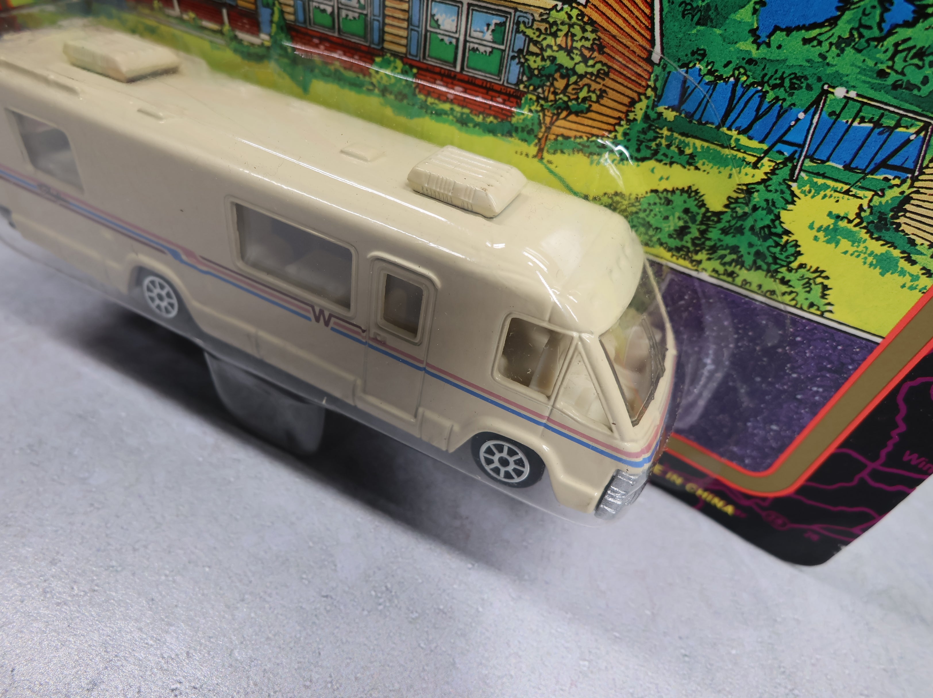 Road Champs 5900 Winnebago Deluxe Series Die Cast Metal