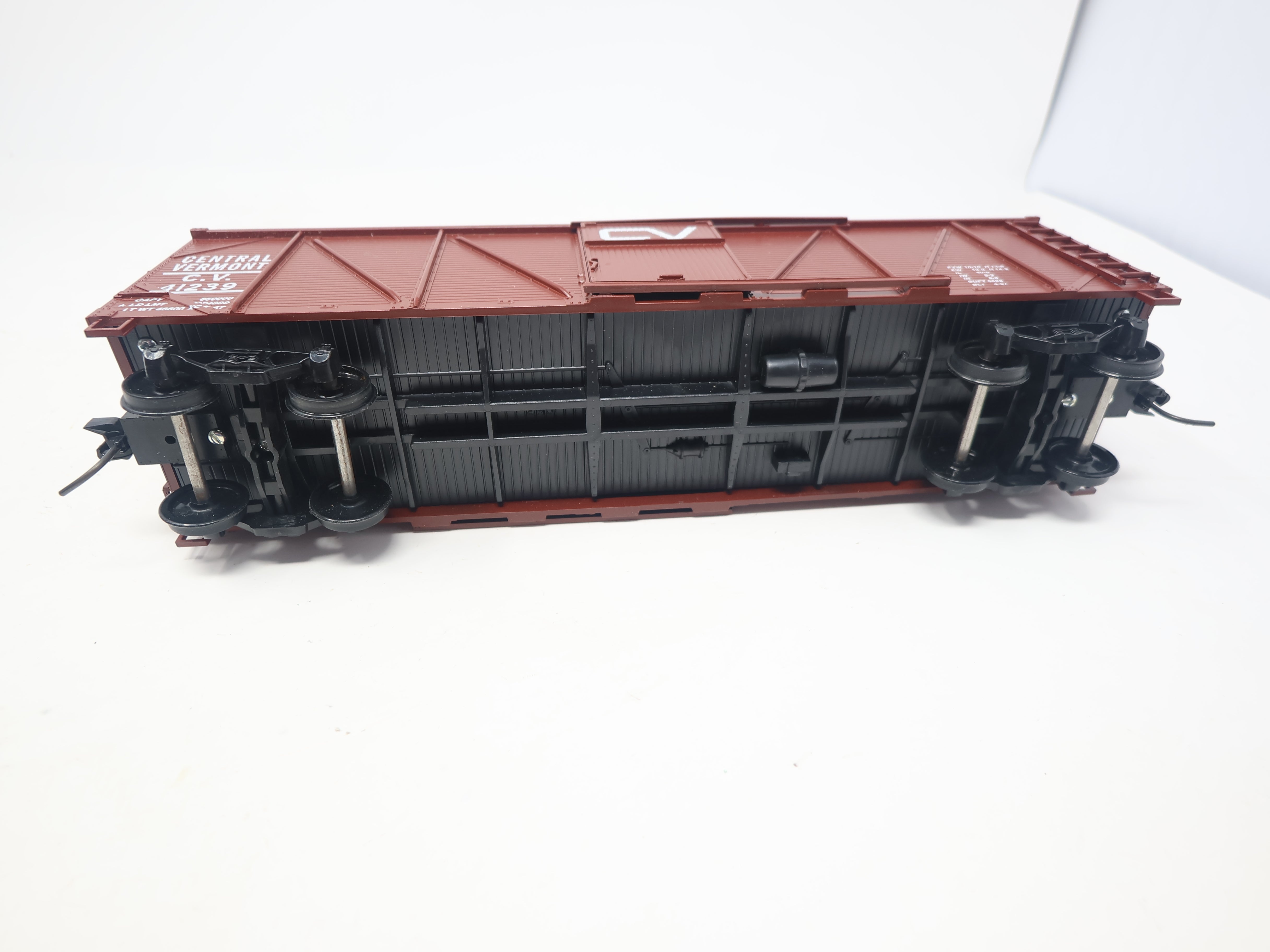 USED Weaver U3318S O, Outside Braced Box Car, Central Vermont CV #41239, 2 Rail