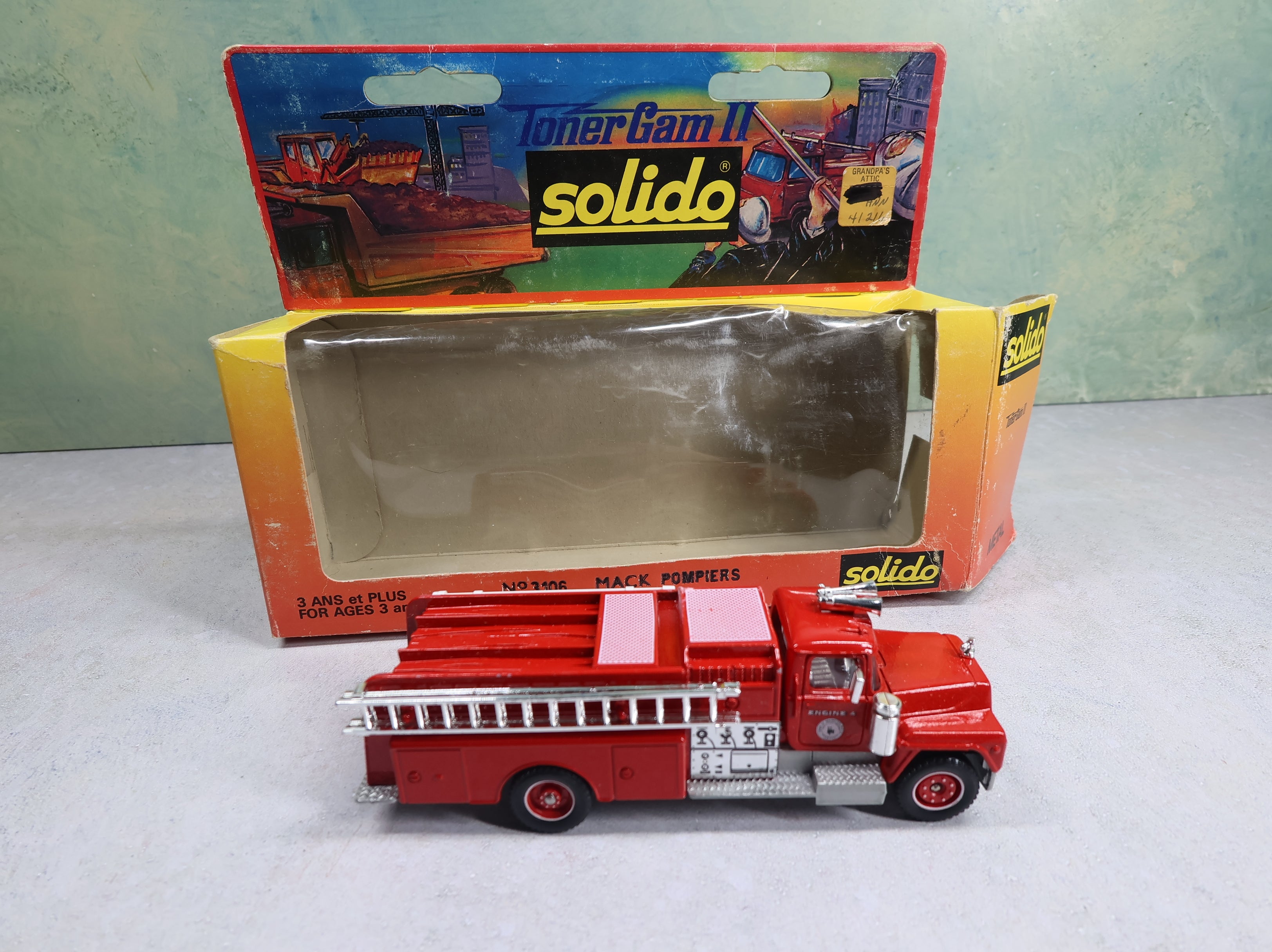 USED Solido 3106 1:60 Die-Cast Fire Truck Mack Pompiers