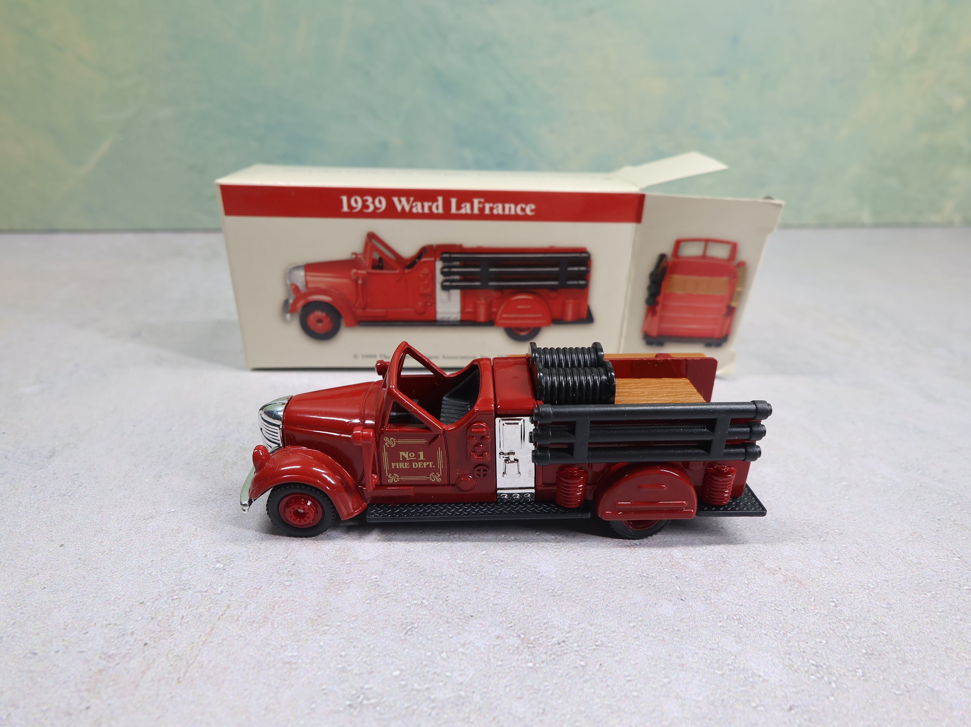 USED Reader's Digest 1:64 Die-Cast Fire Truck 1939 Ward LaFrance