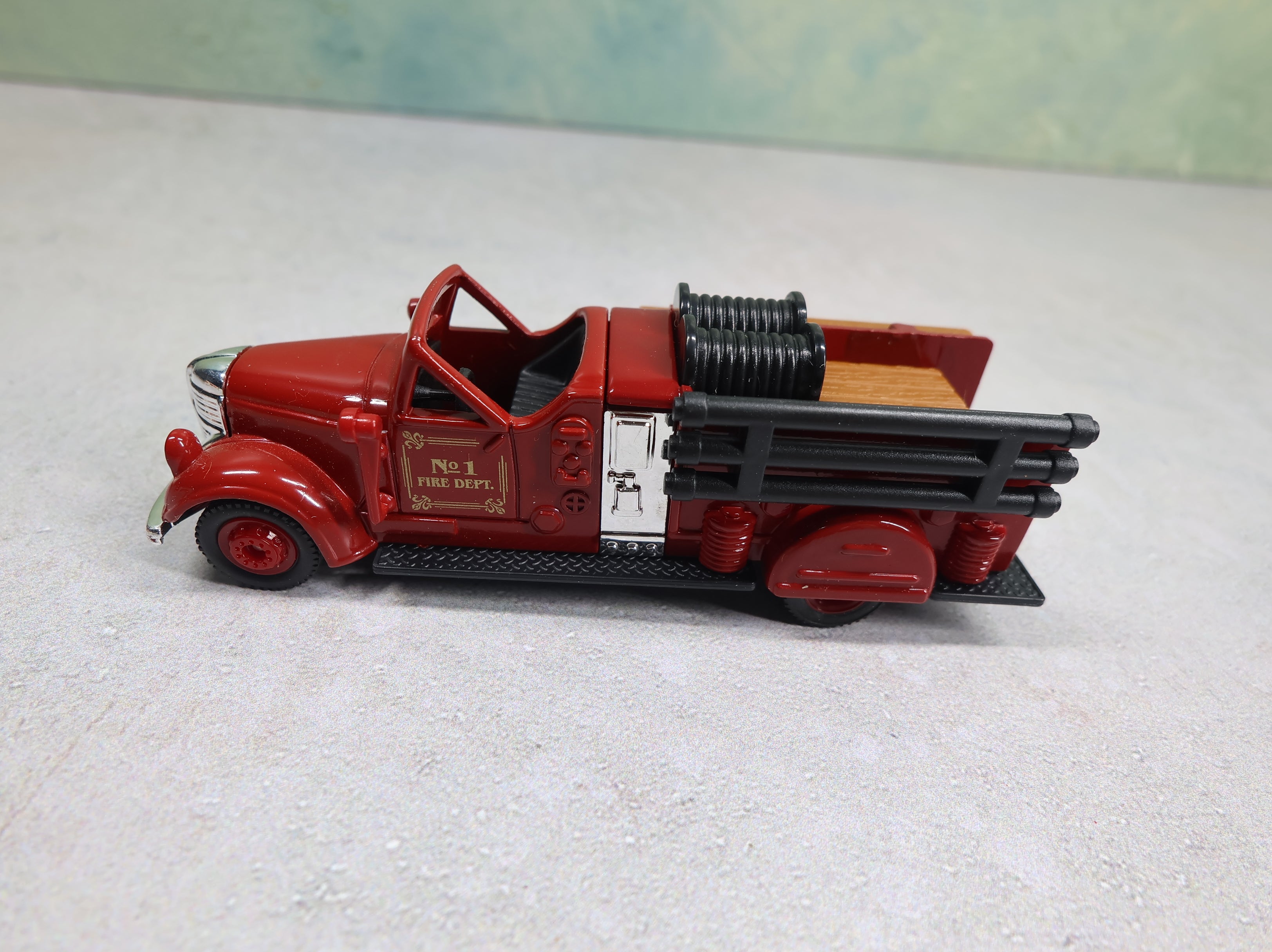 USED Reader's Digest 1:64 Die-Cast Fire Truck 1939 Ward LaFrance