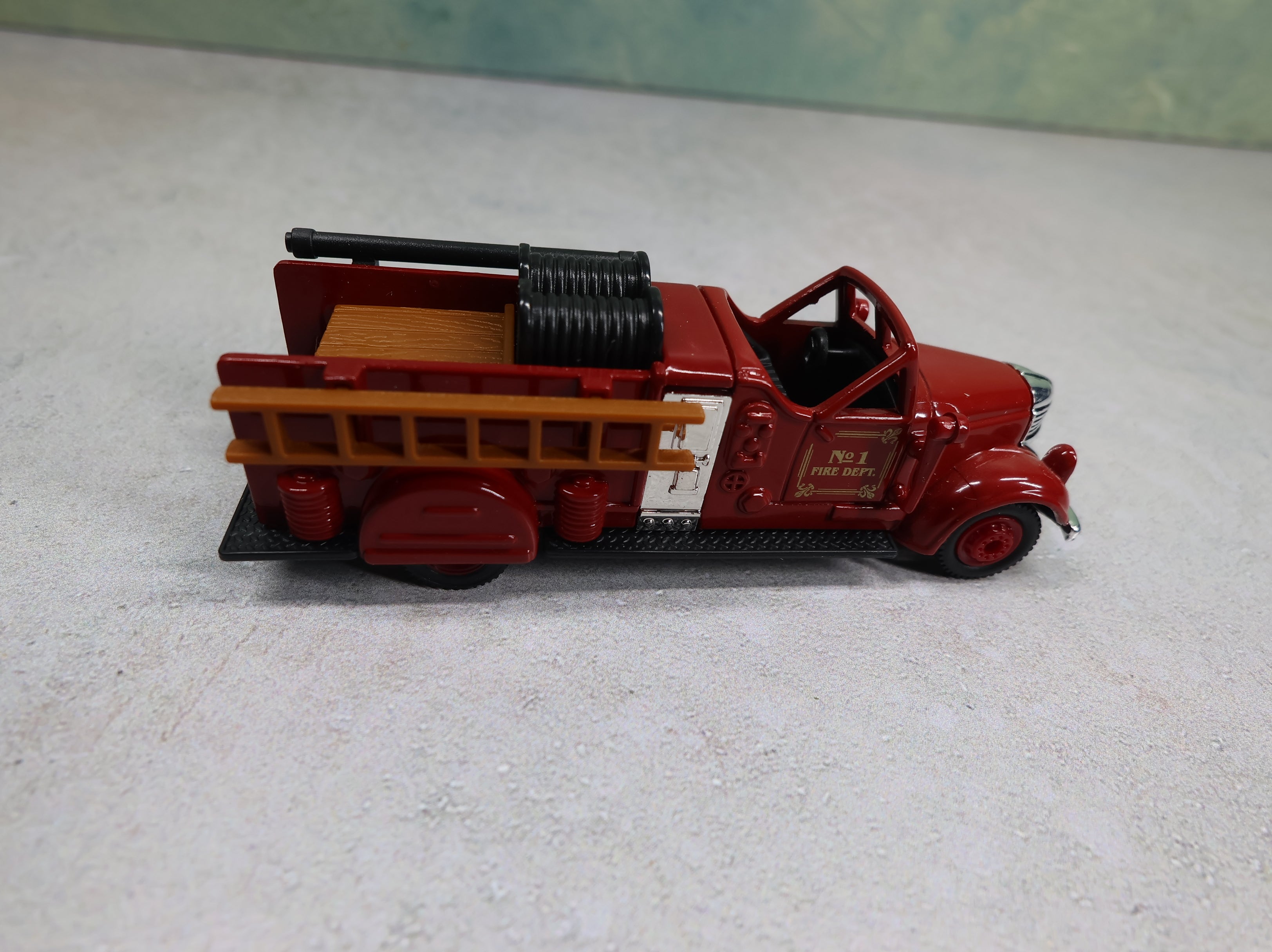 USED Reader's Digest 1:64 Die-Cast Fire Truck 1939 Ward LaFrance